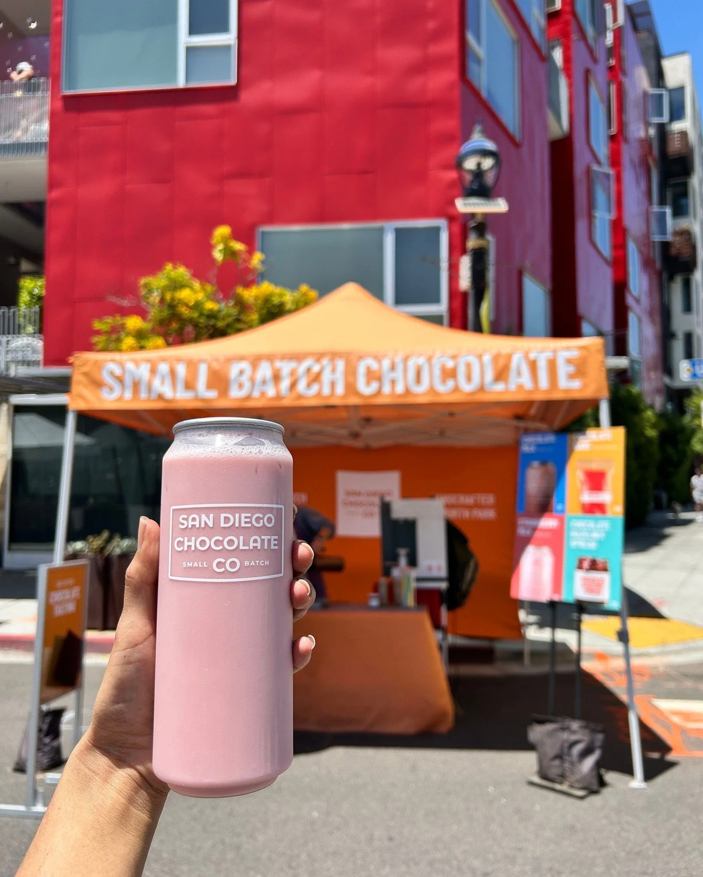 Local strawberries 🤝 strawberry milk dreams.

@sandiegochocolate is bringing back their seasonal strawberry milk made with fresh strawberries from @jrorganicsfarm , and it&rsquo;s giving the ultimate summa vibess 🍓🥛 

Find it at the Hillcrest Farm