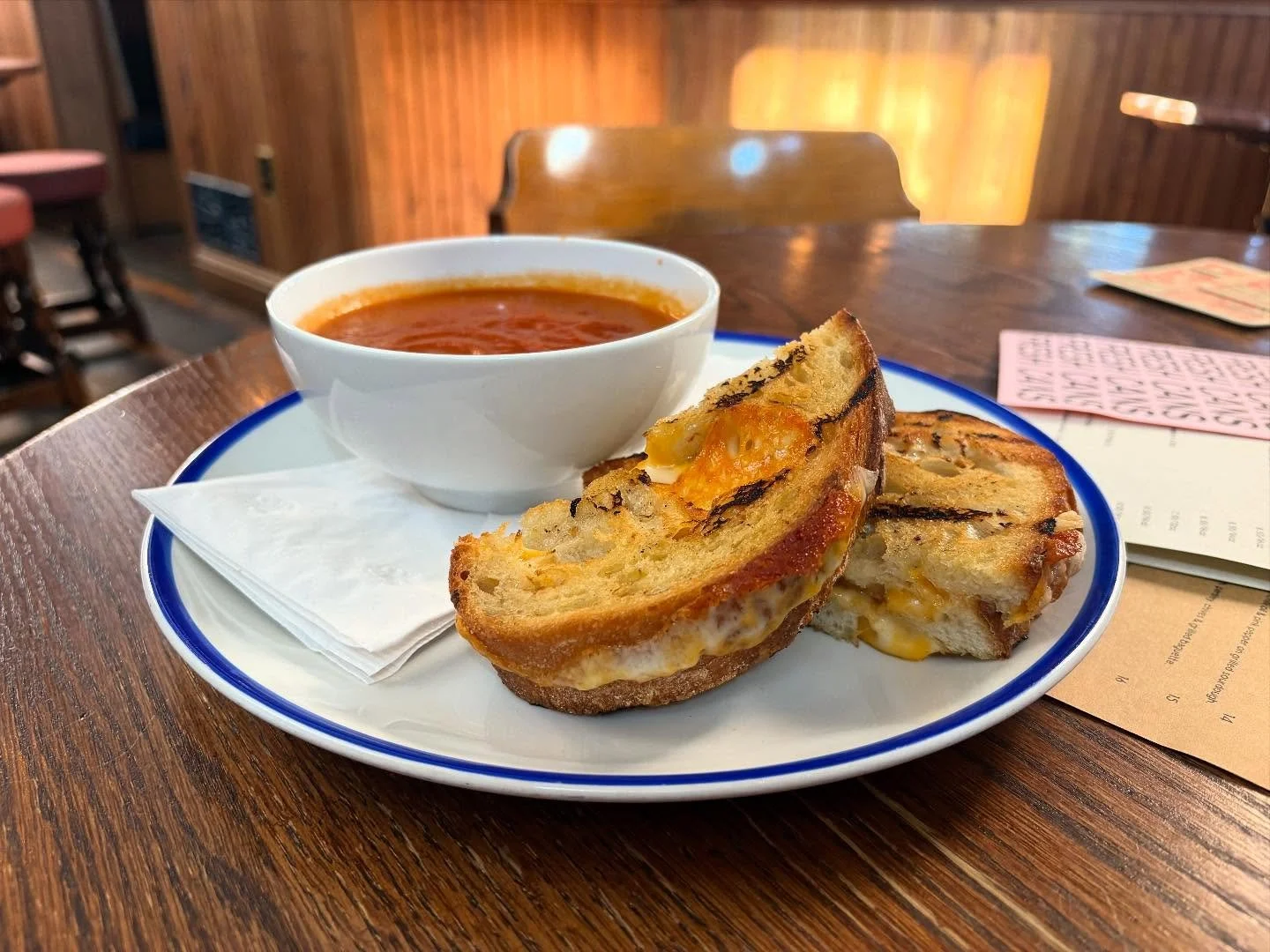 Just added a comfort classic! ✨
Grilled Cheese & Tomato Soup! 🧀🥫
Here til 10 today! 🌚
Jays & Pub Quiz tomorrow! 🌞