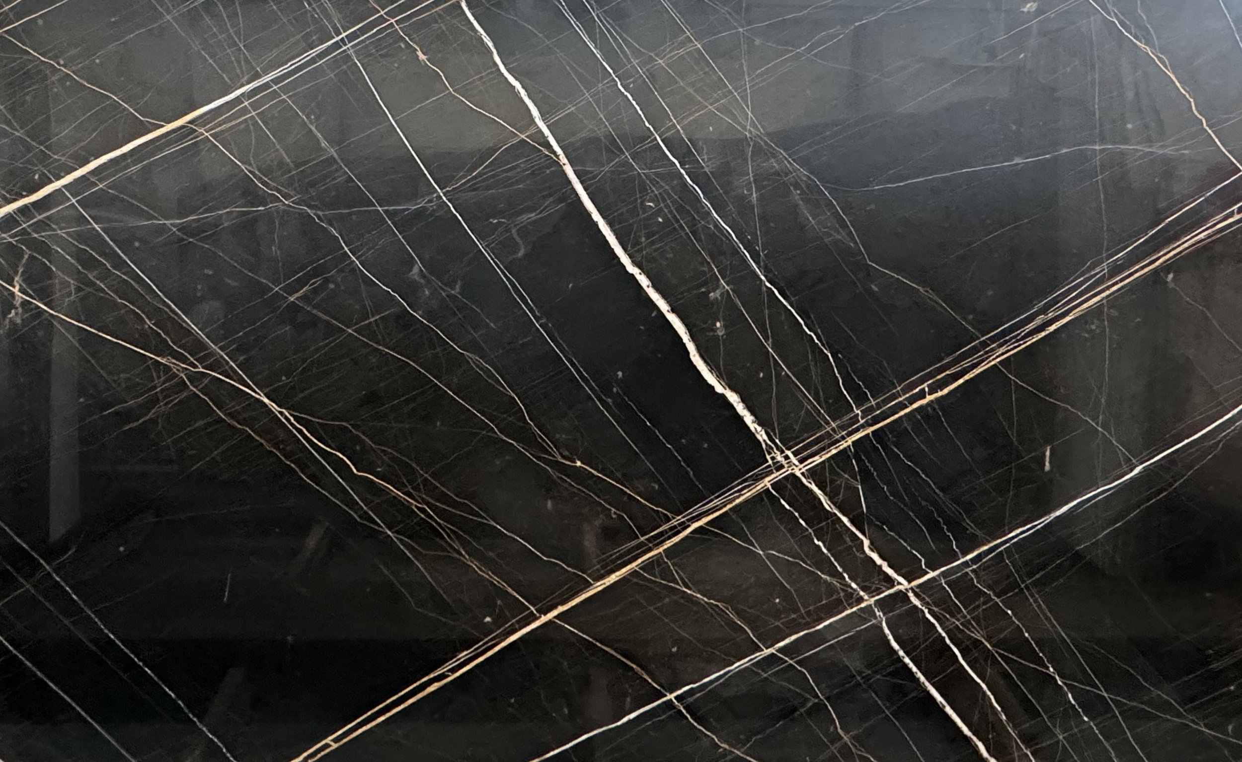 Sahara Noir - Polished - 3050x1900x20