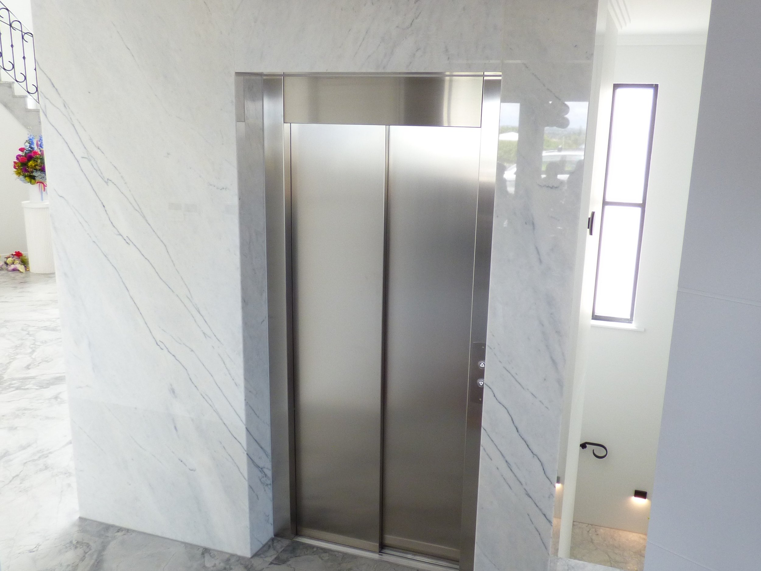 New York marble lift entrance walls