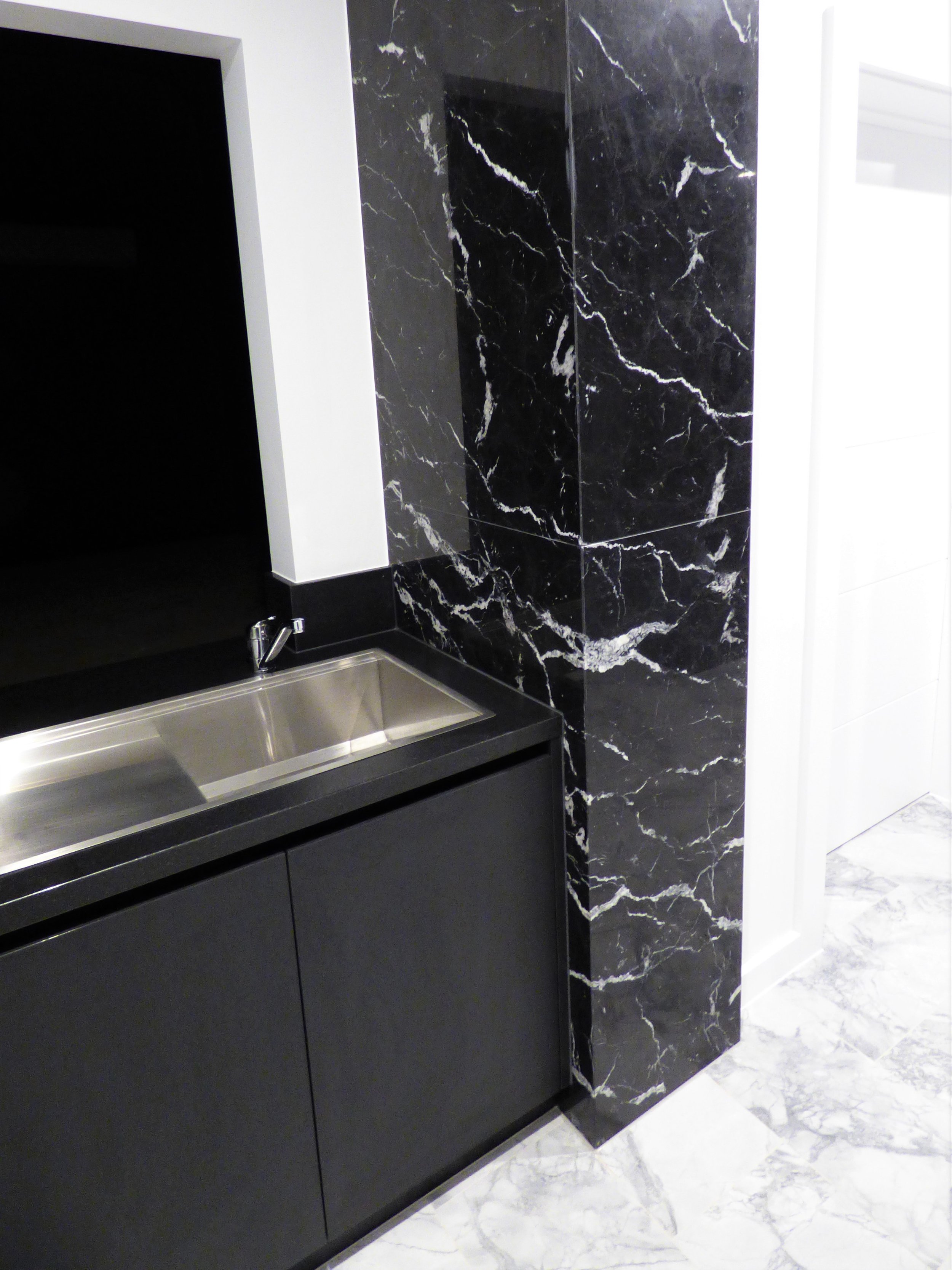 Nero Marquina column