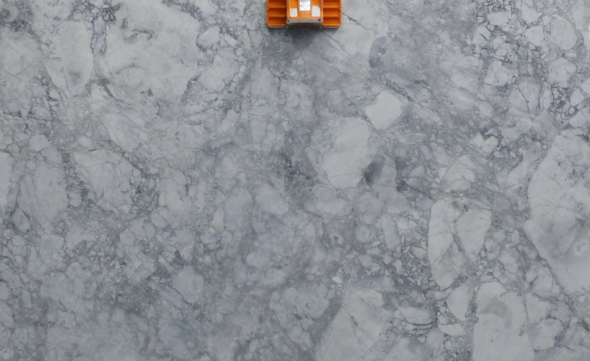 A slab of Super White SW0625 20mm honed