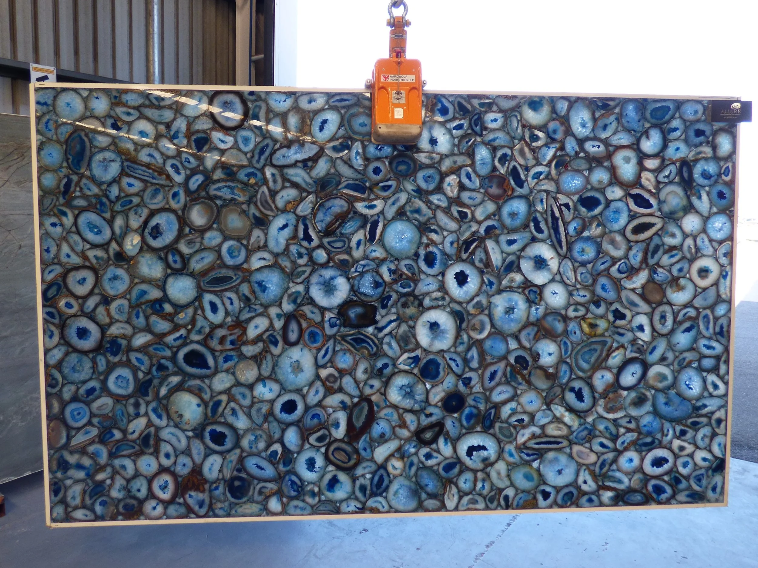 Slab - Blue Agate BA-0825 with light.1.JPG