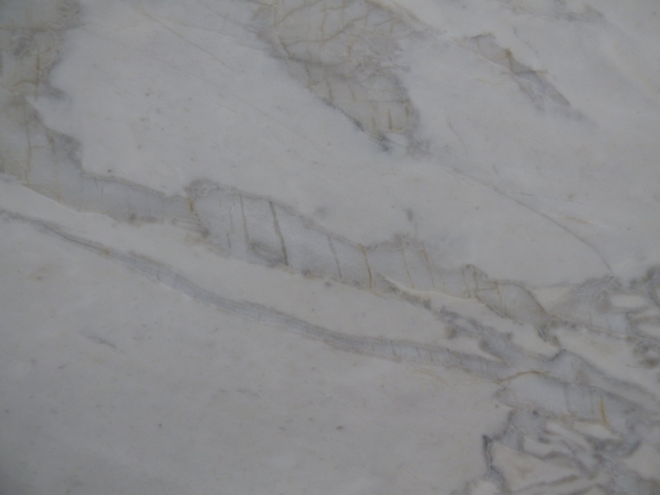 Dolomite - Matarazzo M-1125 20mm honed.JPG