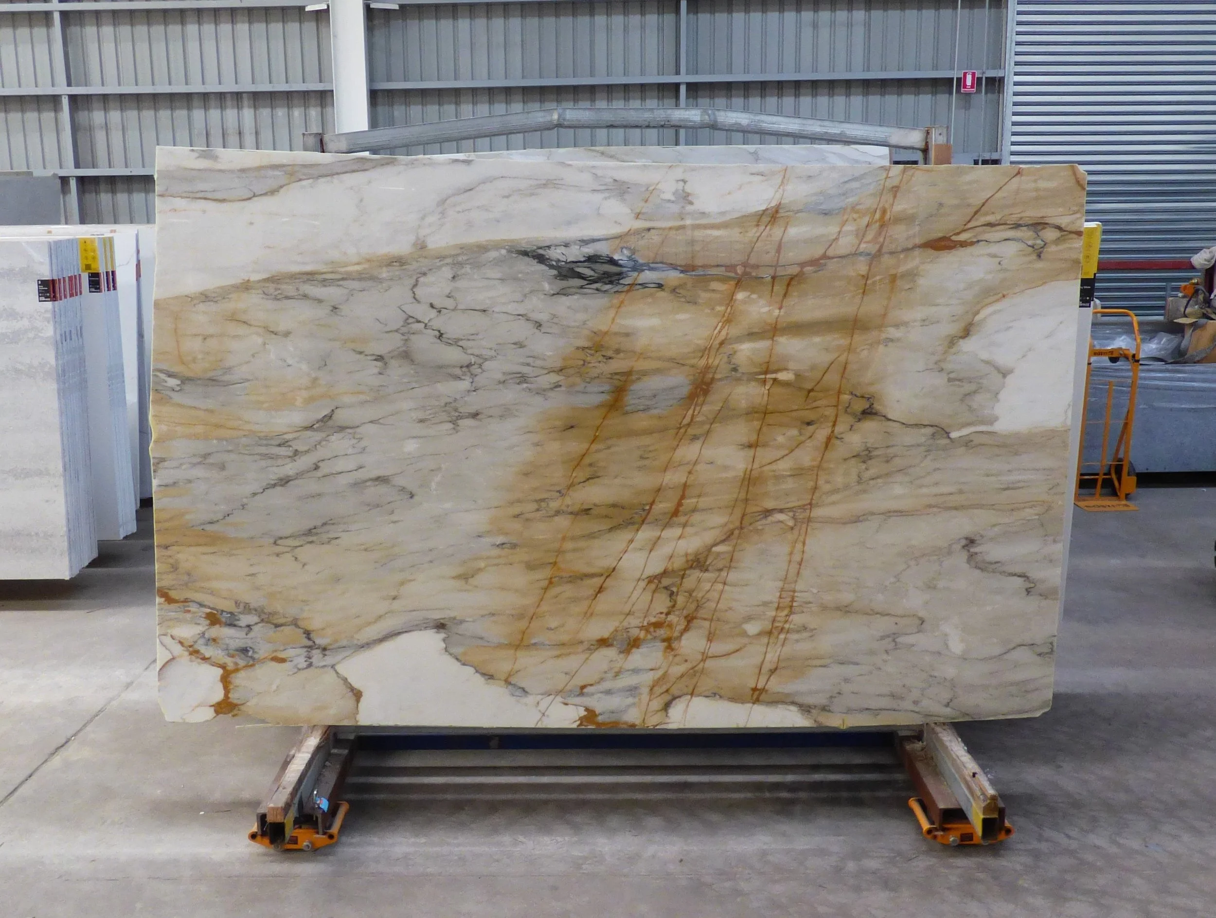 Slab - Calacatta Macchia Vecchia polished  CMV-0925.JPG