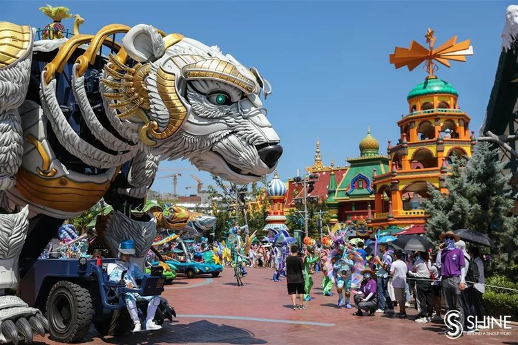 Mecha Parade at Shanghai Haichang Ocean Park