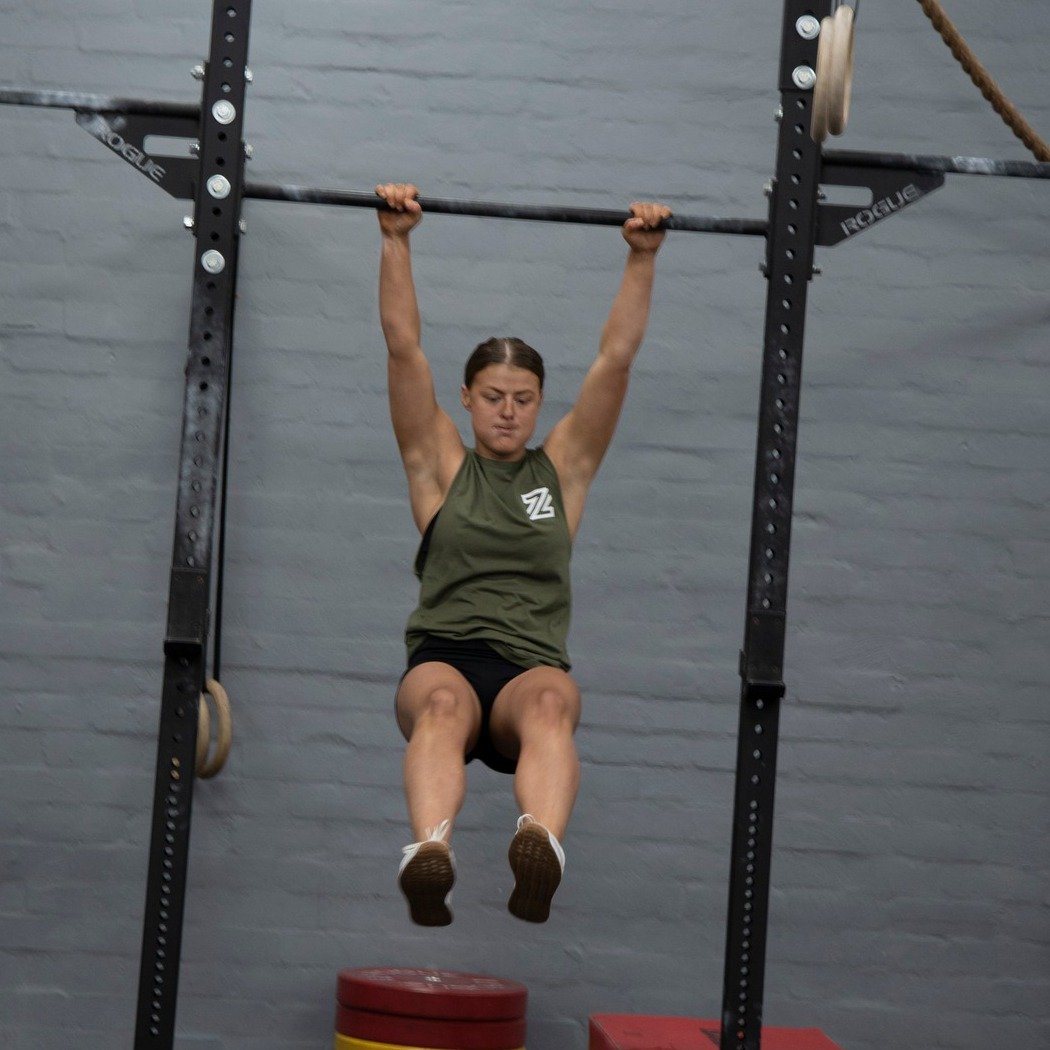 Congratulations Chloe!! 😁🙌
On Saturday we worked through some bar muscle up progressions and Chloe got her first bar muscle up!
She is always working hard on her pull ups and gymnastics and it has paid off! Such an awesome feeling, well done Chloe!