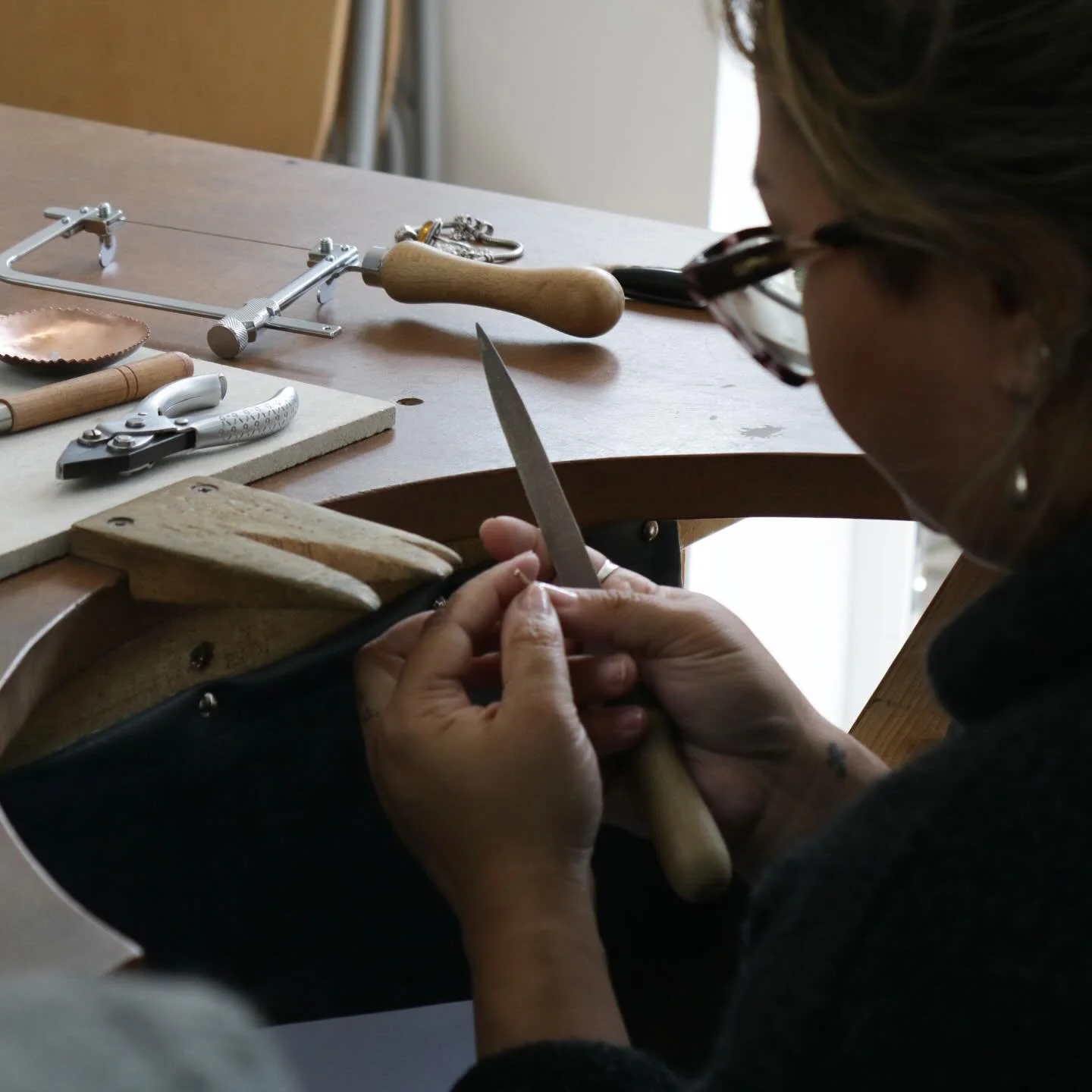 INTRODUCTION TO ETHICAL JEWELLERY
A bumper workshop day of all things ethical and jewellery! A workshop I&rsquo;ve been wanting to bring you for quite some time!
-
Would you like to learn more about where your jewellery comes from? A little history o