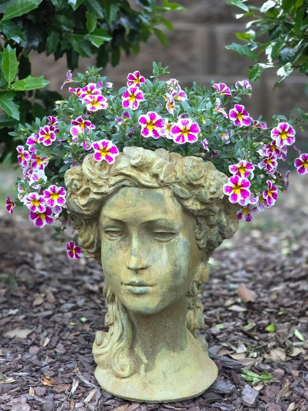 Flowers in her hair. Flowers everywhere. The Flower Girl.

#smallgarden #statuary #sabbatical #sanctuary