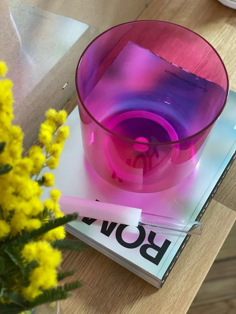 Die Kraft des Om: Warum du es in deine tägliche Praxis einsetzen solltest