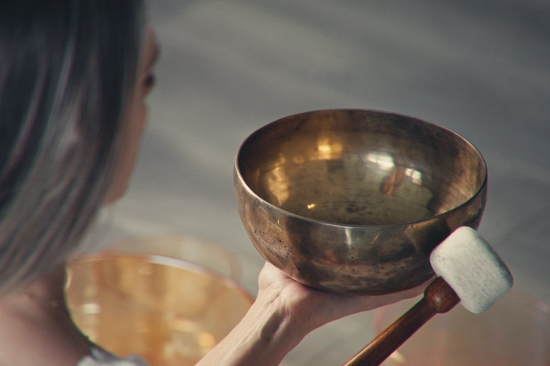 Klangtherapie mit AkashaBowls® – achtsame Klangarbeit &amp; Präsenz