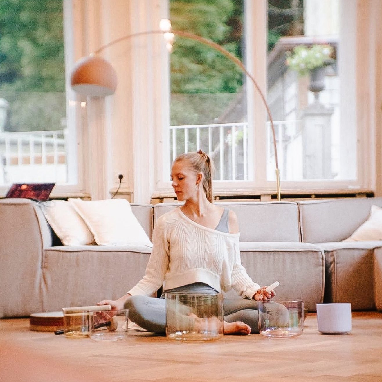 Klangmeditation mit AkashaBowls® Kristallklangschalen – Sound Medicine Praxis