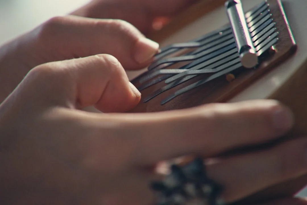 Kalimba Klanginstrument – Sound Healing, Meditation &amp; AkashaBowls®