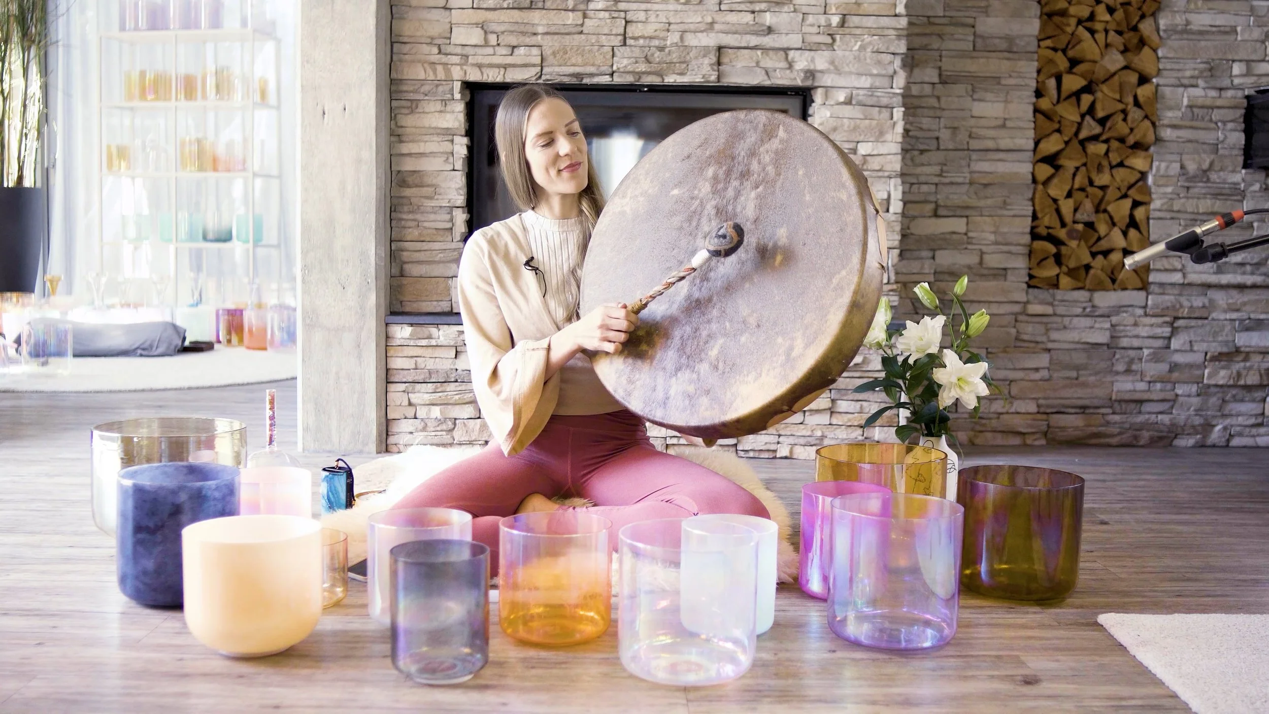 Sound Healing mit handgefertigter Trommel und Kristallklangschalen