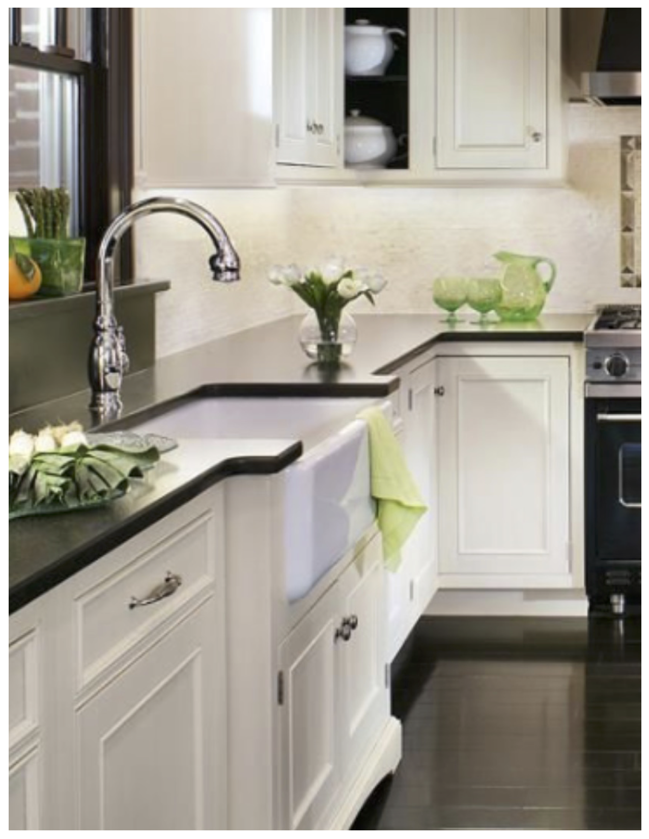 Blabk White kitchen.png