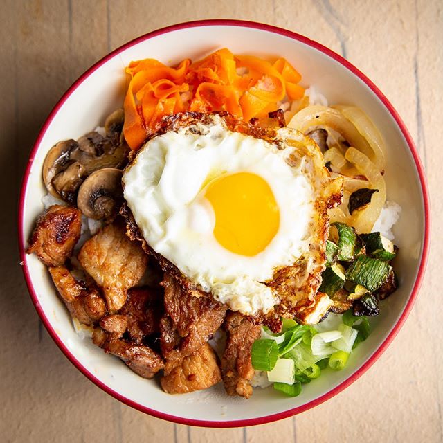 After cooking different versions with Hello Fresh, I decided to make my very own Bibimbap! The egg is a must!
.
.
.
.
#menu #roanoke #virginia #photography #food #foodphotography #Bibimbap #color #tasty #tastyrecipe #craft #cuisine #culinary #menupho