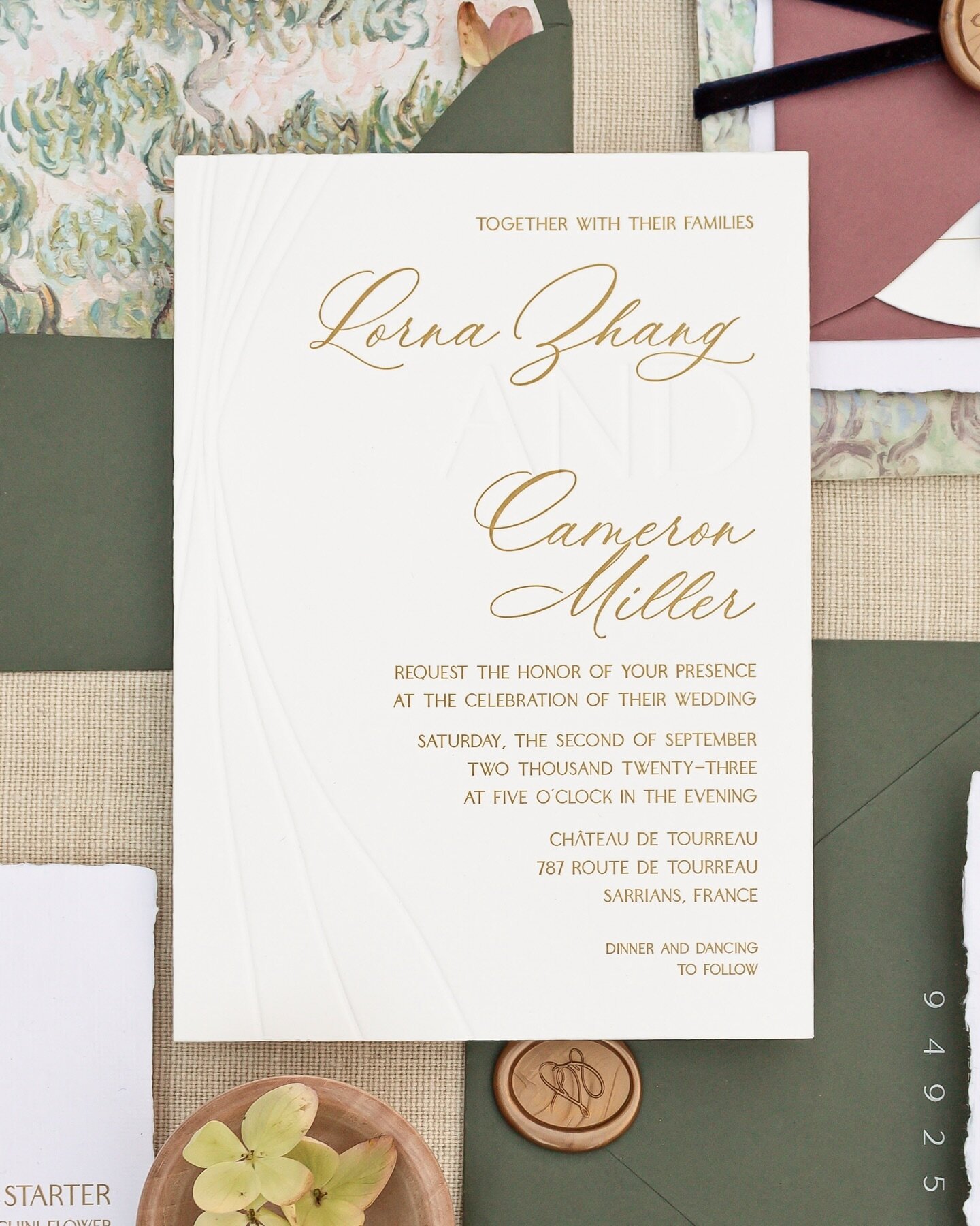 This suite incorporated so many favorites! A blind impression, a custom monogram wax seal, a gem tone palette, a fine art envelope liner and the juxtaposition of modern + vintage elements ✨

#weddinginvitation #invitationsuite #bespokestationery #wed