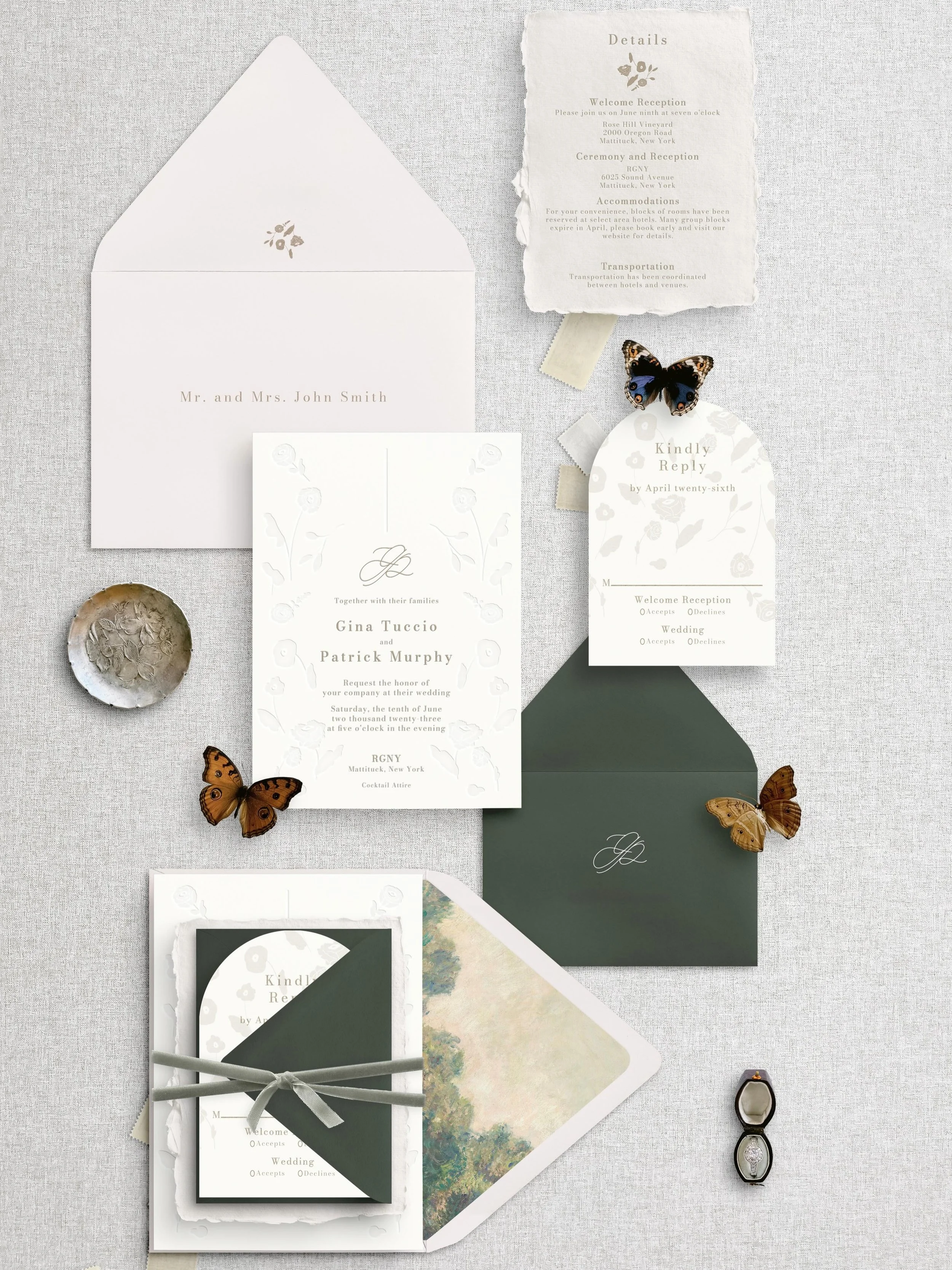 What do digital proofs look like? THIS 🤍 and it&rsquo;s where the magic starts to happen. For a designer, this is the best part ✨ 

#stationerydesign #weddinginvitations #invitationsuite #stationersmockup #weddingpaper