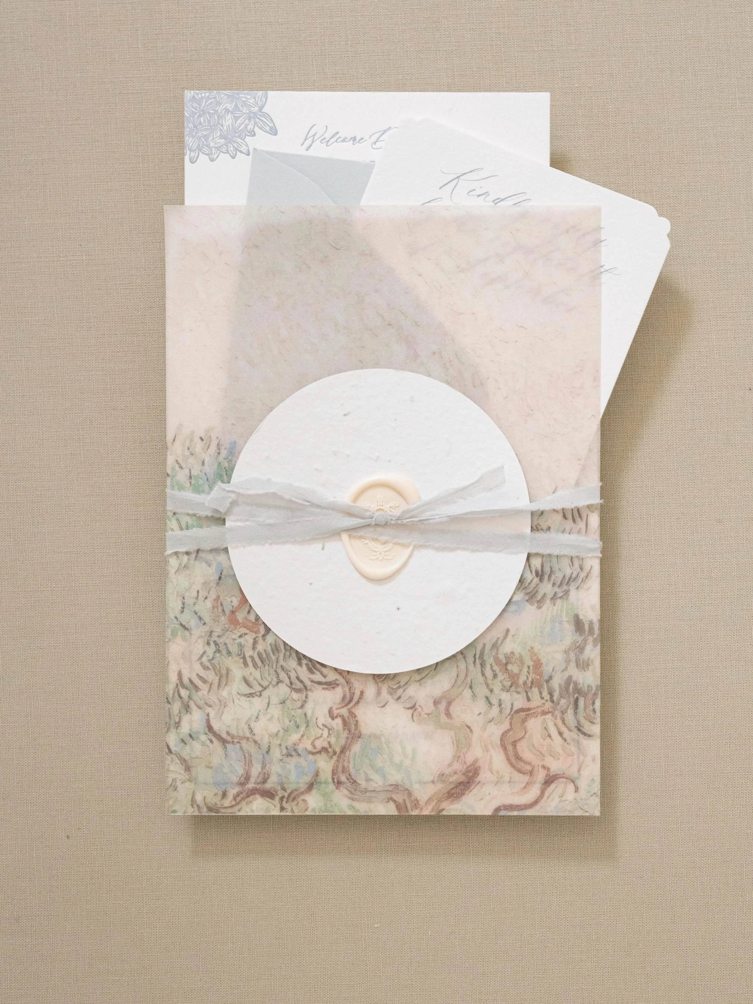 The palest blue ribbon paired with a printed vellum overlay ✨ 

#stationery #invitationsuite #weddings #fineartweddings #engaged