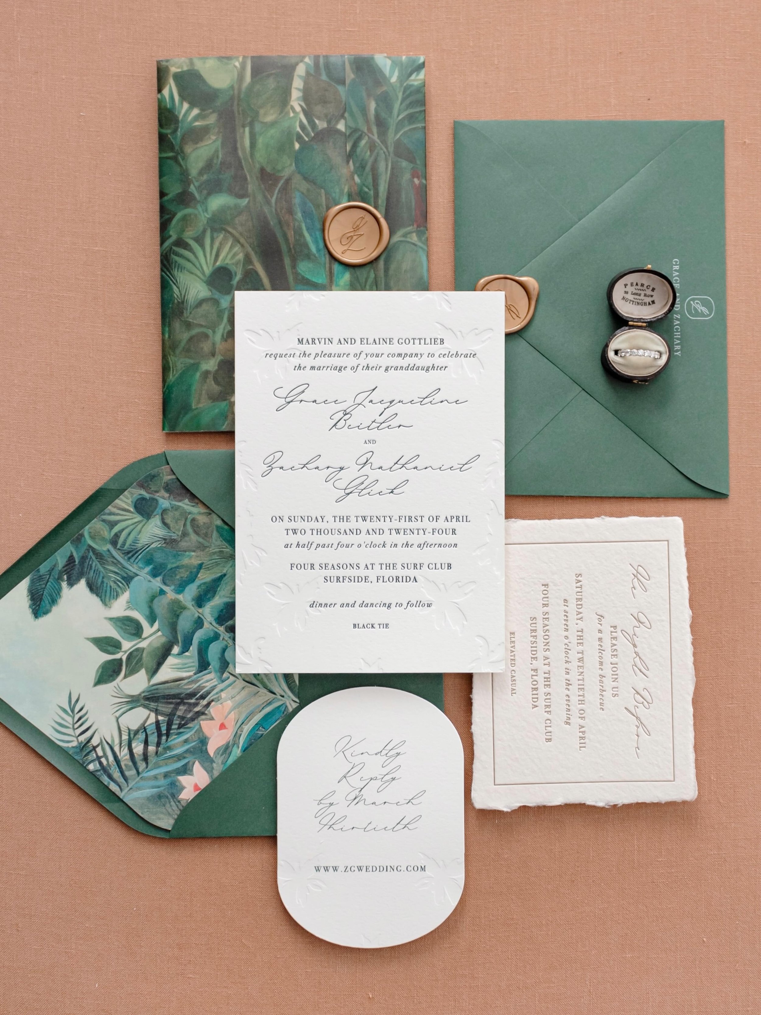Bold, vibrant artwork printed on the vellum wrap and envelope liner brought the entire letterpress suite together 🪷 

#envelopeliner #vellumwrap #stationerydesign #invitationsuite #weddingstationery