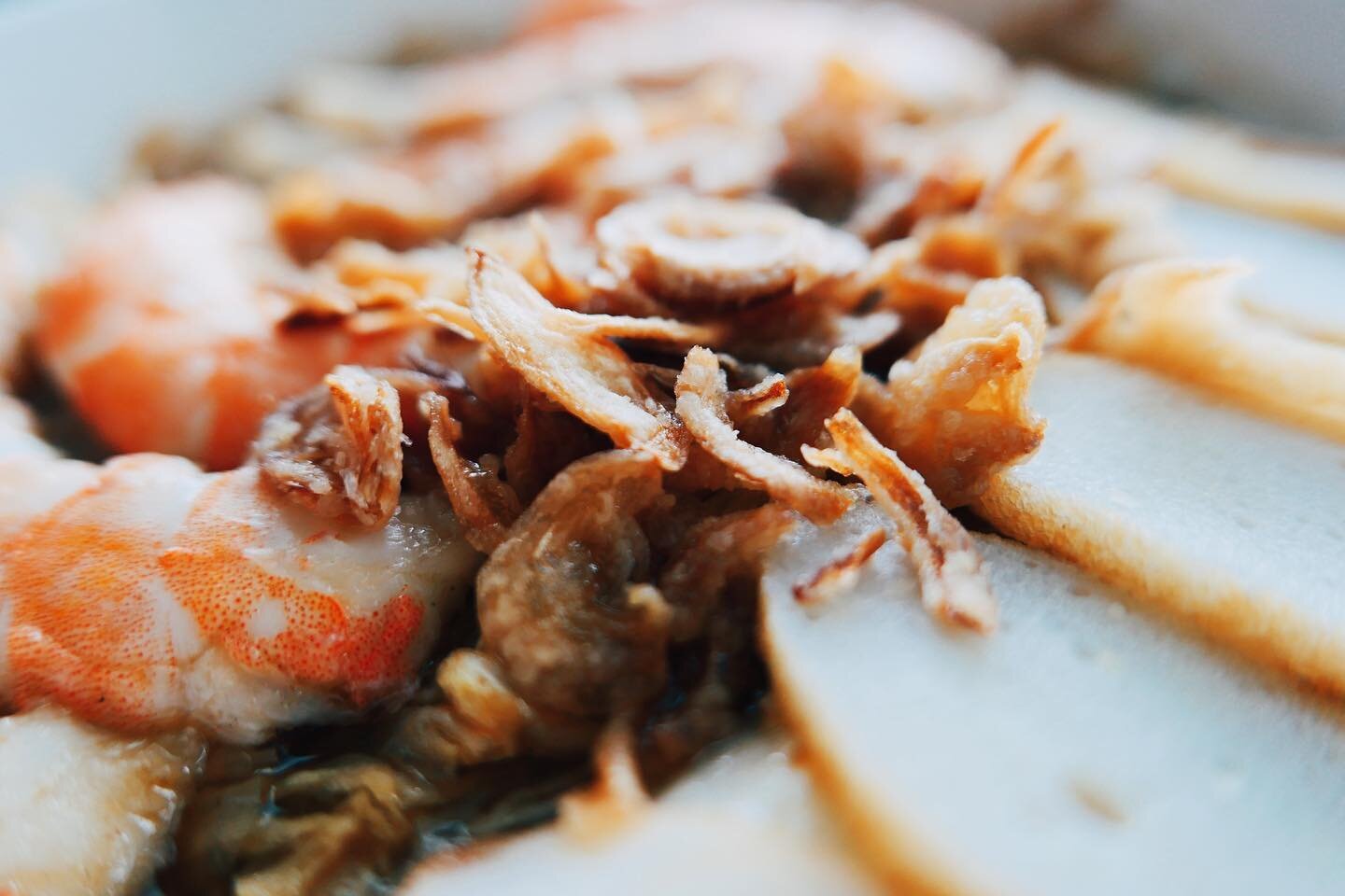 Our Prawn Noodle Soup is topped with slices of fishcake and prawn and some crispy fried shallots for a tasty bit of crunch!

(Available at both our locations)