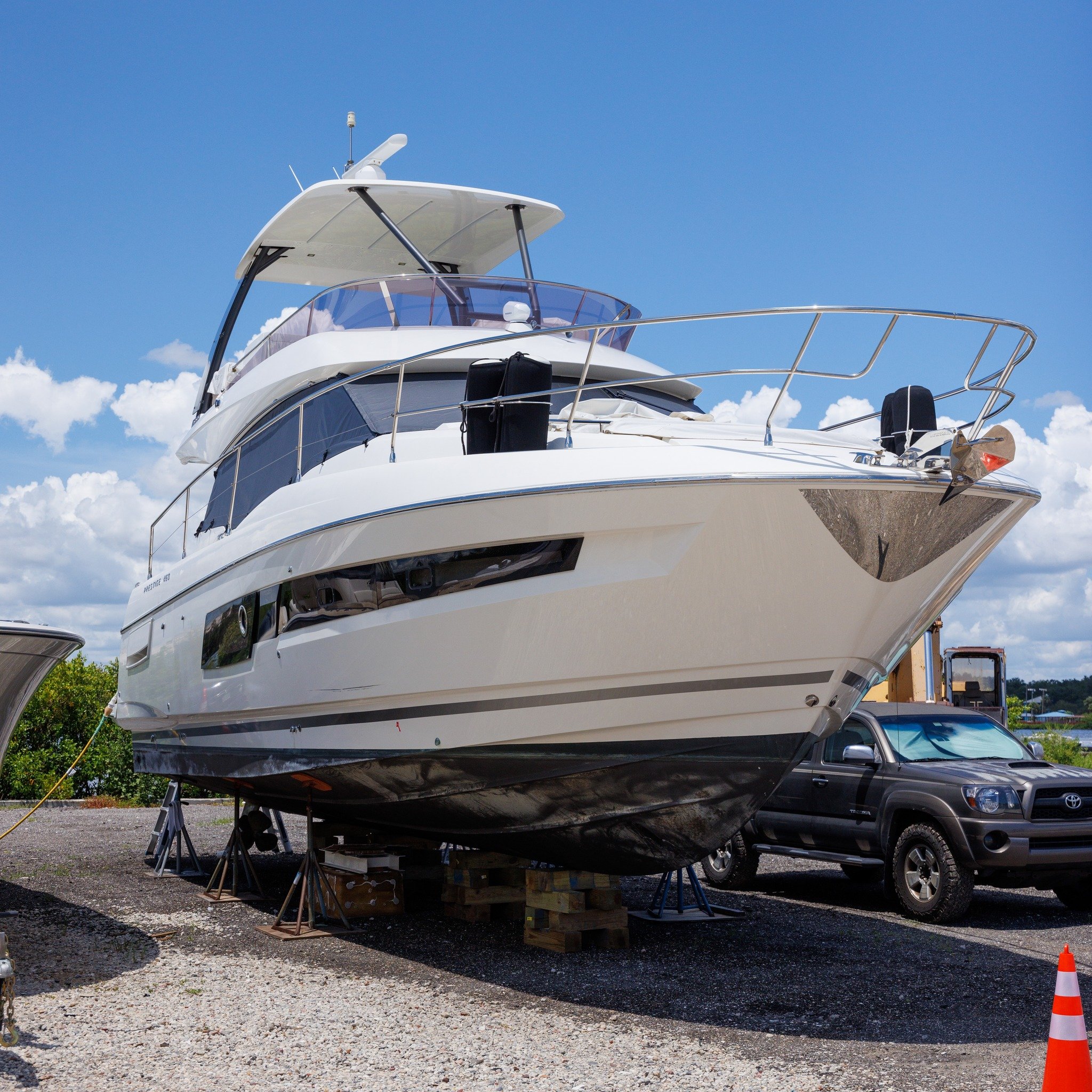 Another custom mount going in on this Prestige 460. Our Tampa team fabricates all of the custom metal work for their installs in house! 

#seakeeper #itsallwedo #stabilizer #onehellofaride #seakeeperride