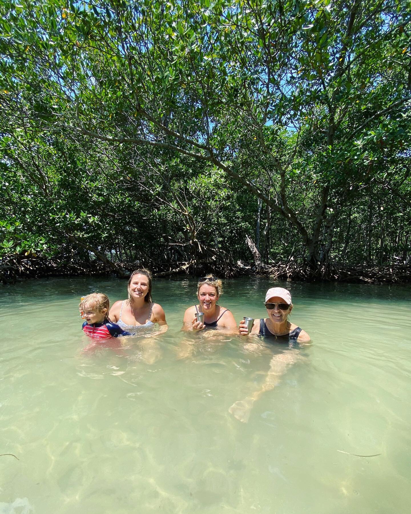 Family day in the mangroves #biscaynebay #thingstodoinmiami #naturebathing