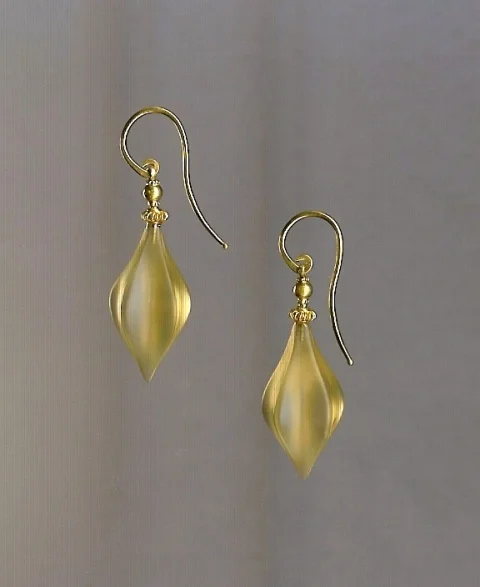 Citrine carved drop earrings in 18 Karat Yellow Gold