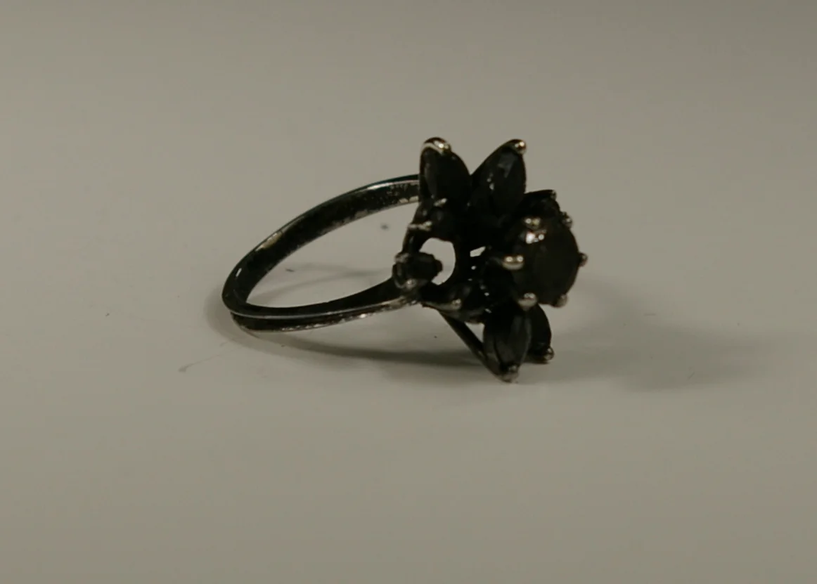 # H183 Barrow fire. diamond ring side view.JPG