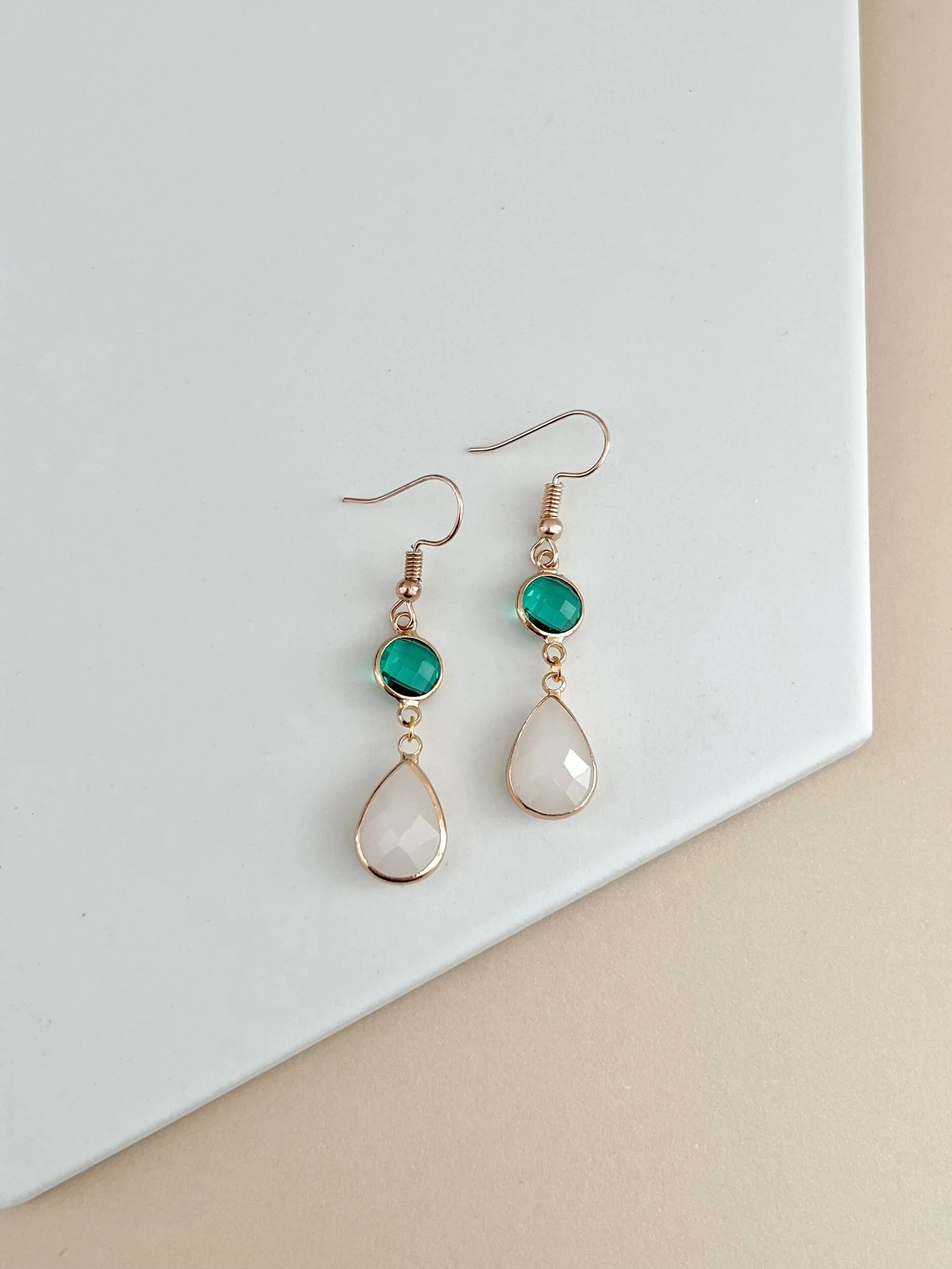 FDA22F50-ECF2-4A10-8B29-30B3F37F35BA