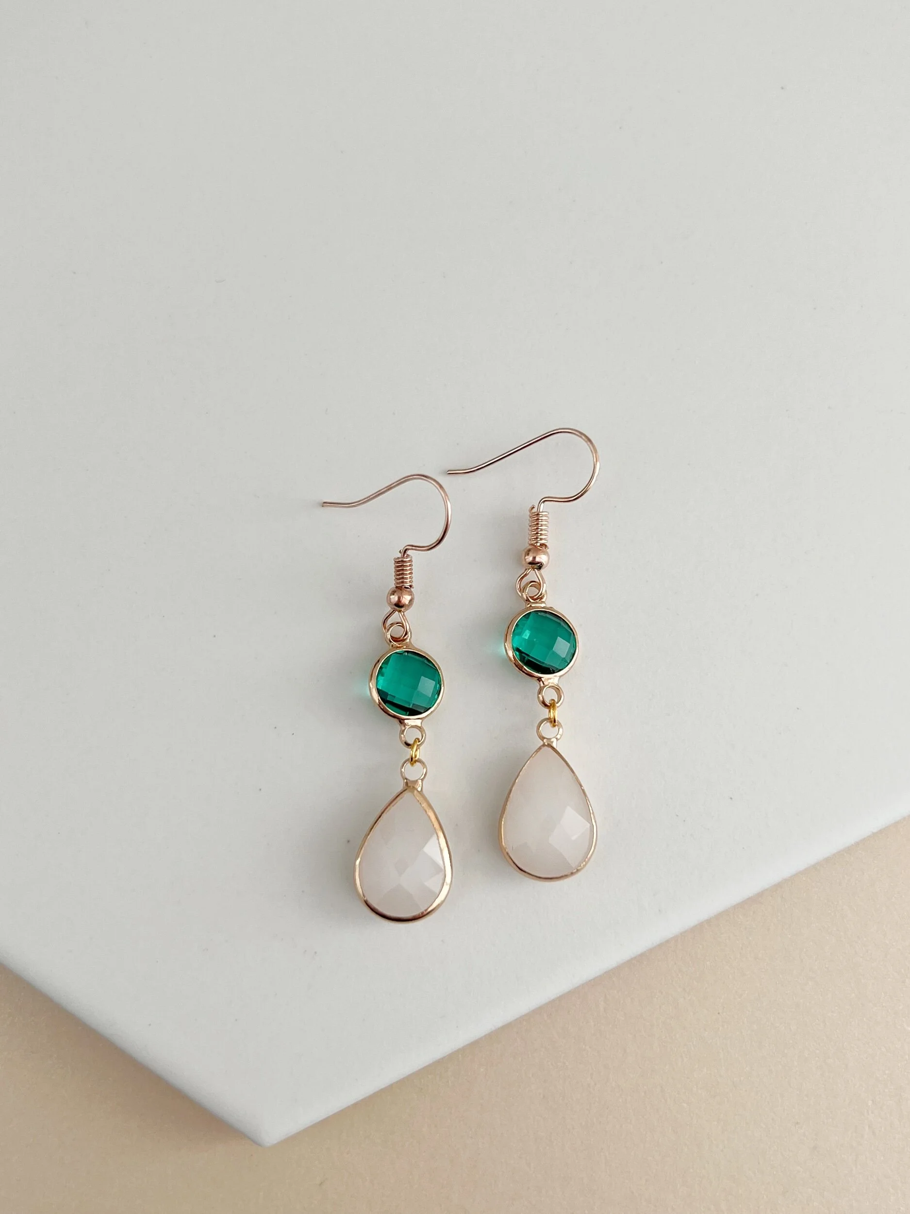 30123D08-3FEE-4C54-BC4B-35CE2CA0FB9D