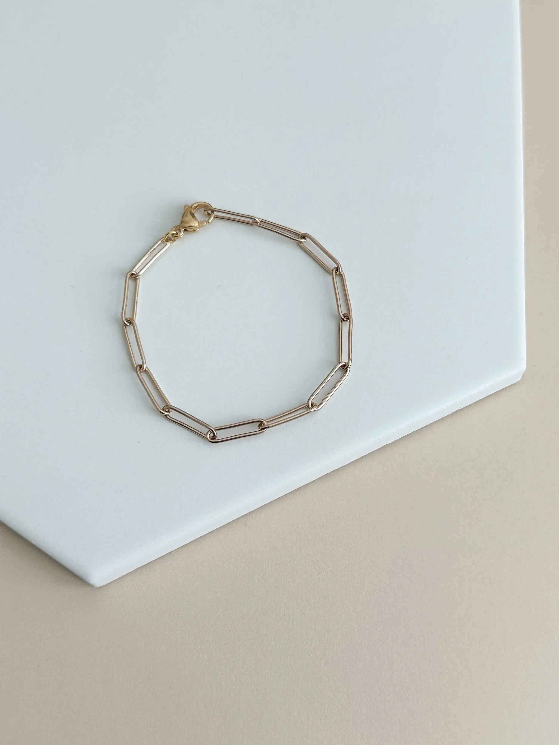 DFFFB755-2FD4-4E0F-BAC6-93B70A4C5458