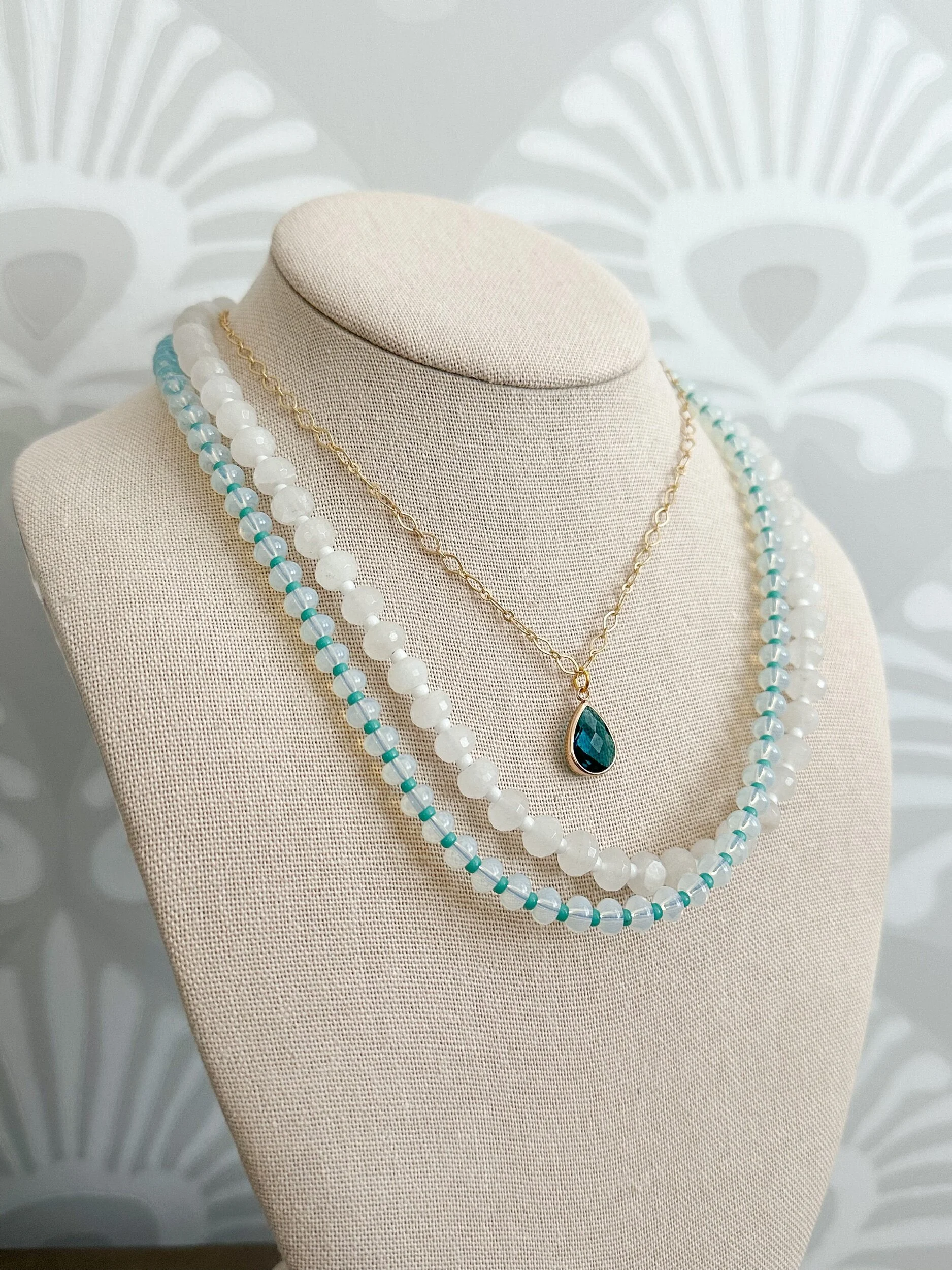 AC7E57F9-CBFF-424D-807E-3043FC200382