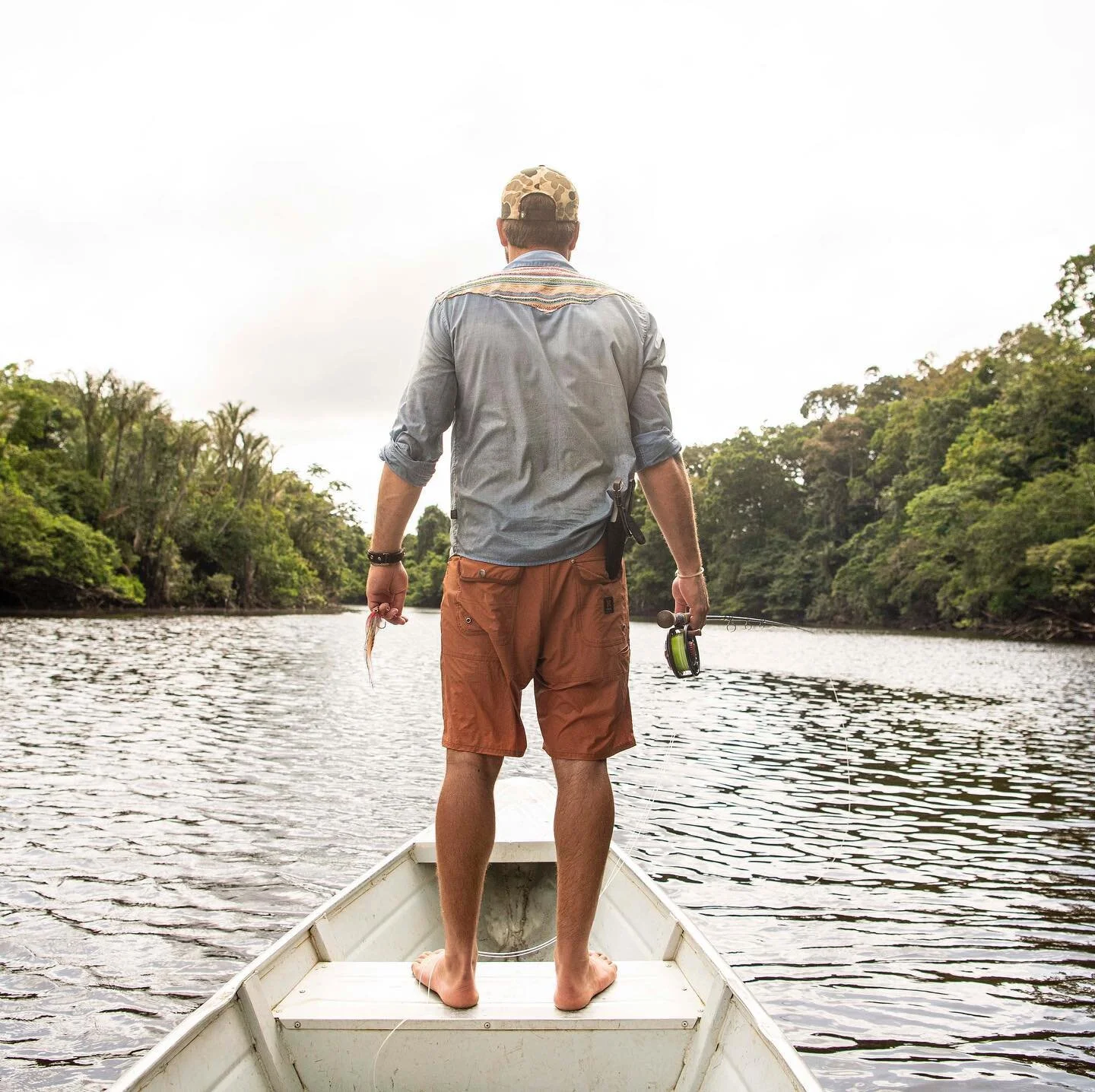 Searching, waiting, wishing. 

The epic journey of fishing for Arapaima in Guyana.

@rewa_eco_lodge @makoreels @mavenfishing @mavenrodsusa @gerbergear @howlerbros @costasunglasses @cortlandline 

📷 @willgrahamphoto 

#heedthecall #flyfishing #feelth
