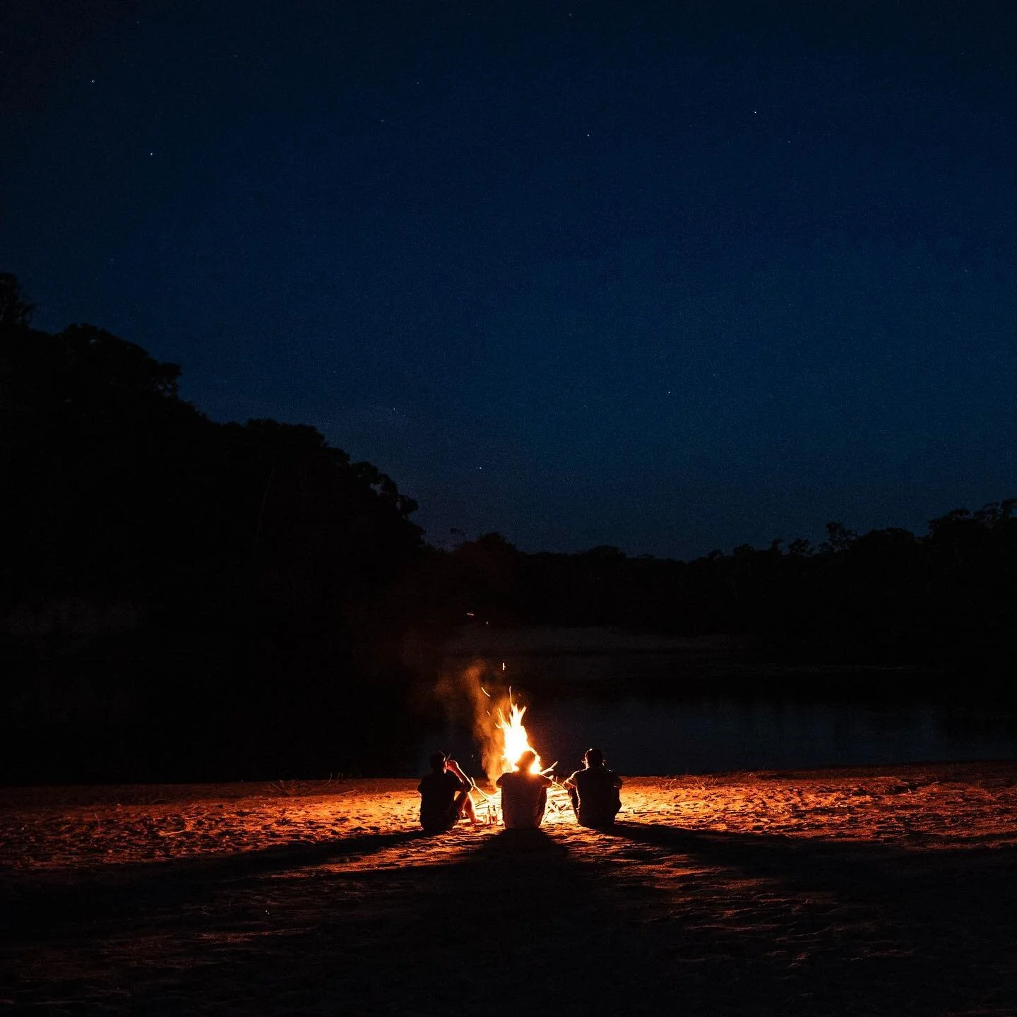 Just three dudes talking fishing around a camp fire in Guyana . Pretty simple but pretty damn good.

@jayepping @johanndupreez_art @rewa_eco_lodge @howlerbros @gerbergear @frigatereserverum @sightlineprovisions 

📷 @willgrahamphoto 

#guyana #advent