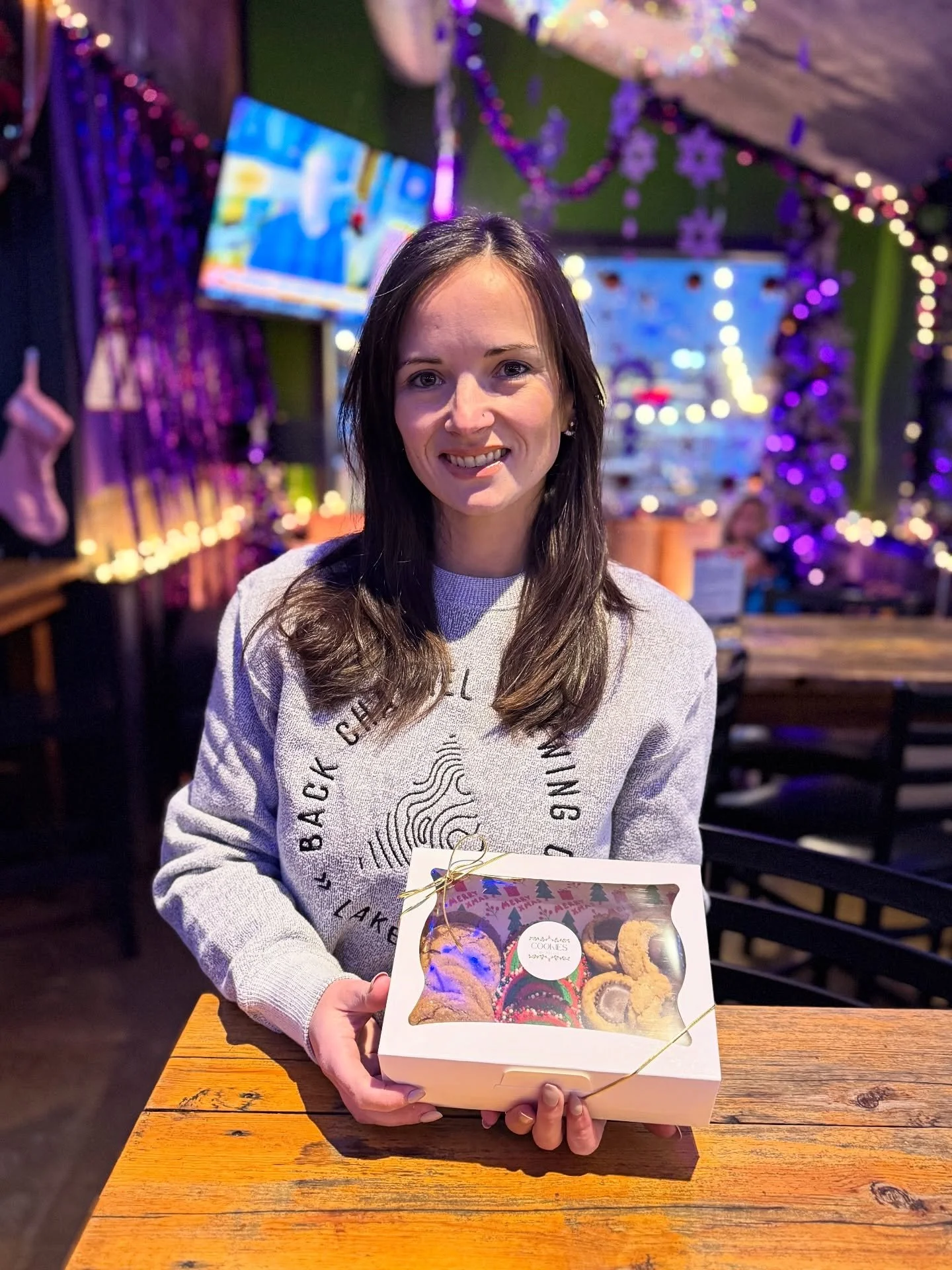 Big Thursday at the Jingle Bar.

From 4-7pm, Cookies by Kellie has a new batch of her delectable cookies available and @beliketommyproject will be operating their photo booth, spin art and selling Tommy Trees.

@ogzaza_trailer will be dishing out the