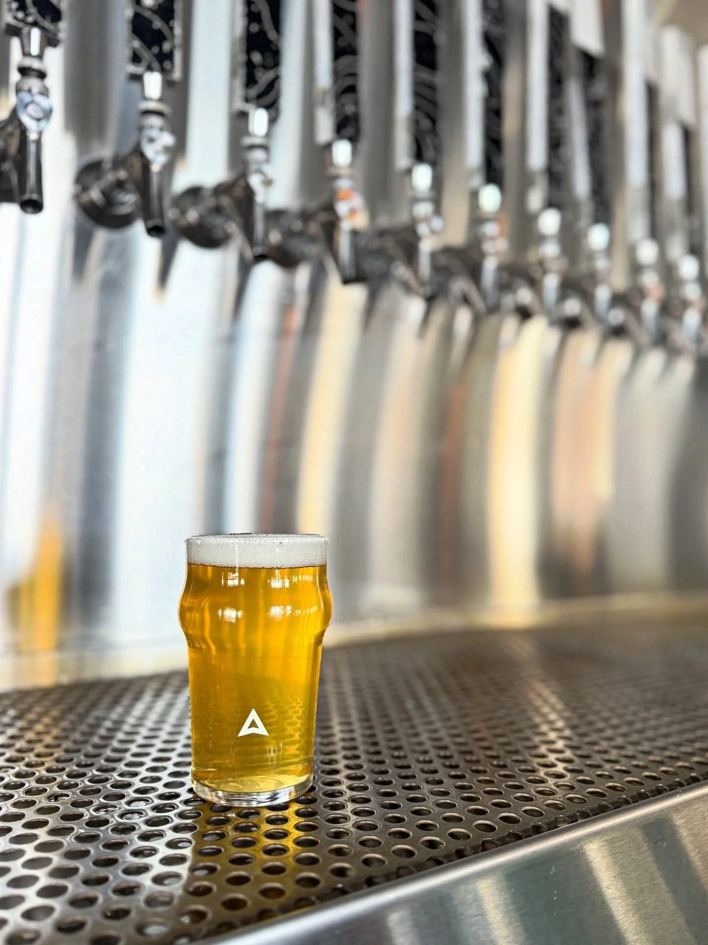 The tap list is full of an ever-changing selection of beer, and you can also count on a rotating gluten-free seltzer as well.

Brian - Hard Seltzer w/ Mango (5.25%)

On tap with a new flavor waiting in the wings.