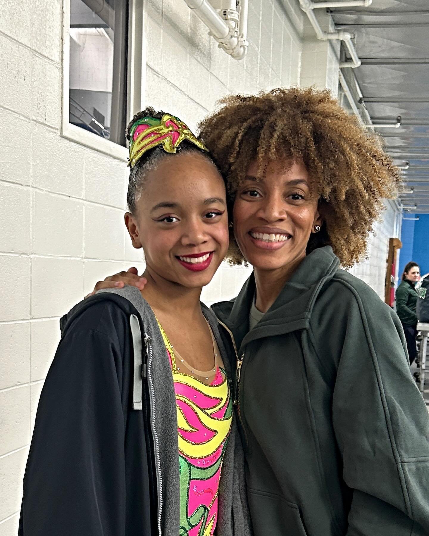 SYNCRO STORY TIME 😍🏊🏽&zwj;♀️✨
When Zuri was 8, I learned two statistics:

Girls drop out of sports at 2x times the rate of boys during puberty and their confidence declines.

96% of females in leadership roles participated in sports as teenagers. 