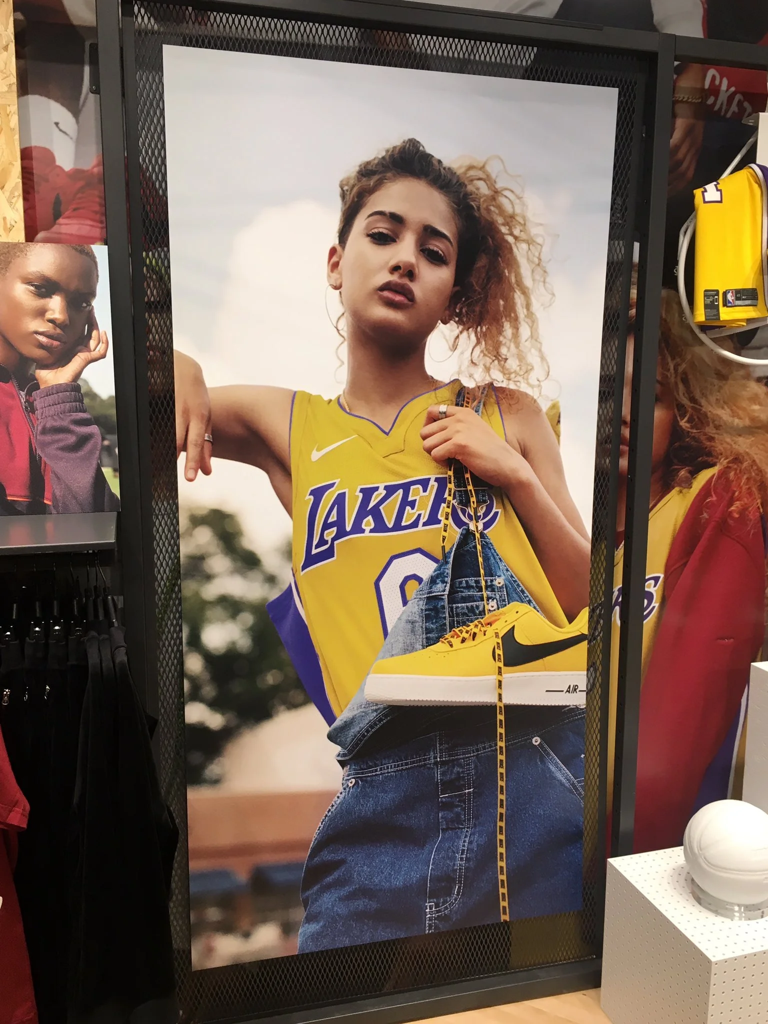 NIKE x NBA CAMPAIGN (IN STORE DISPLAY)