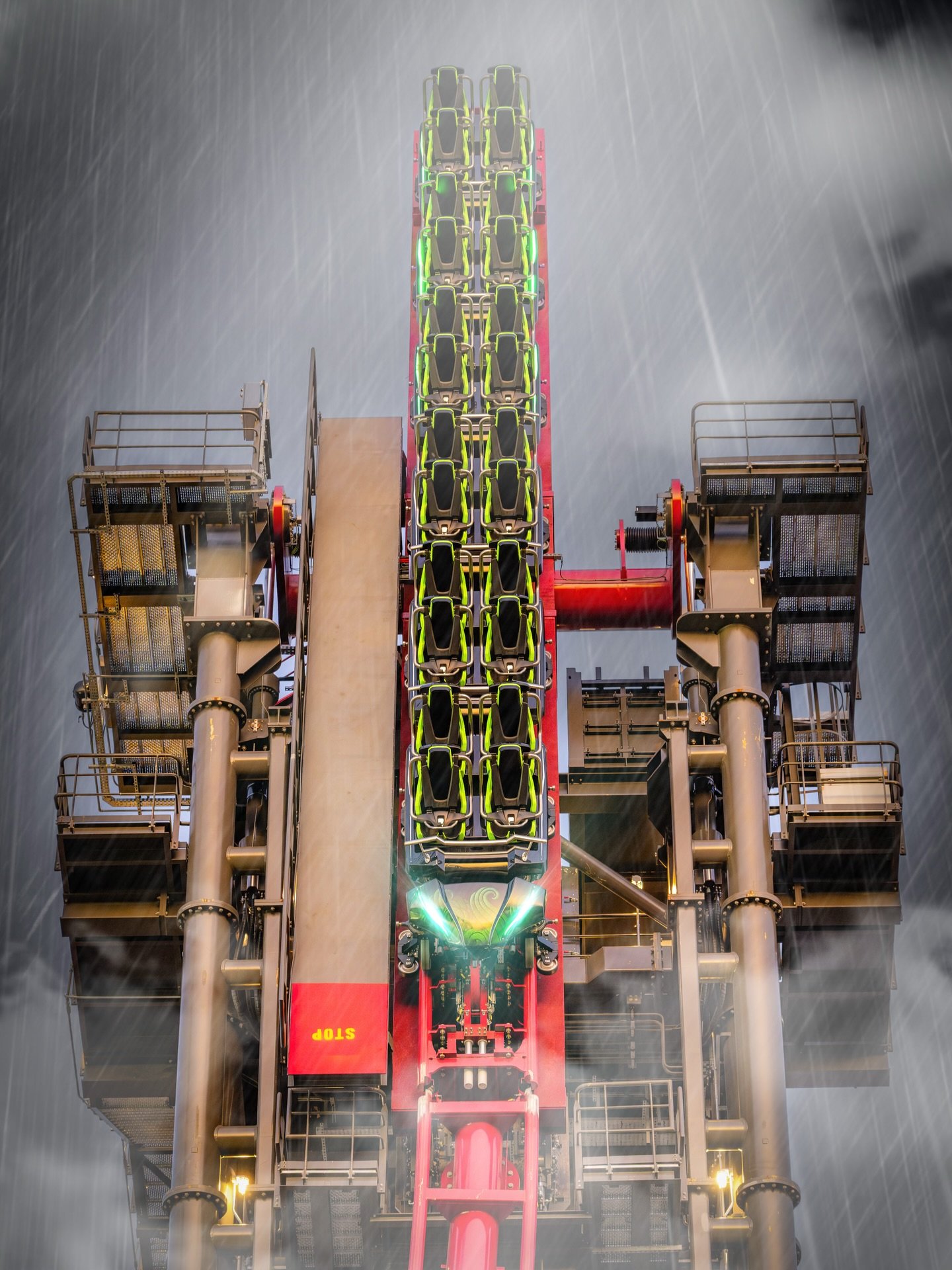 What&rsquo;s going through your mind as you&rsquo;re tilting and then suspended in a fully vertical drop into the deep the of Lake Erie below? Siren&rsquo;s Curse opens this Saturday the 28th!! 
.
📸: @park_paradise 
.
#rollercoaster&nbsp;#coasters&n