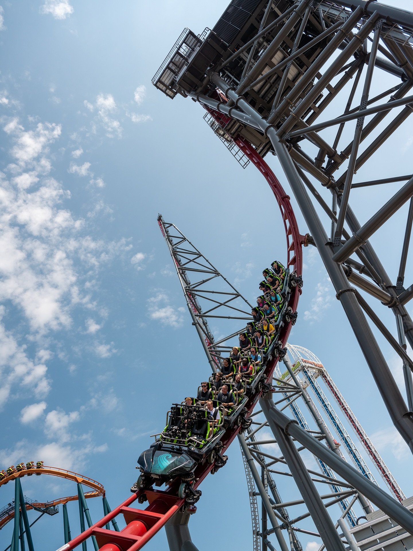 Both day and night, Siren&rsquo;s Curse is simply spectacular and the ONLY tilt coaster in America! Make sure to stop by Cesar Point this Saturday to be one of the first to experience this nearly one of a kind coaster!! Pro Tip: sit in the back row ?