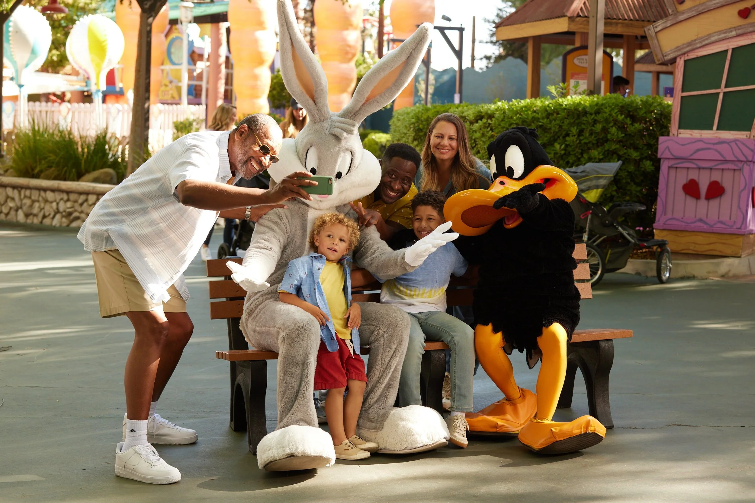 Bugs Bunny Midway_People and Characters_courtesy Magic Mountain.jpg