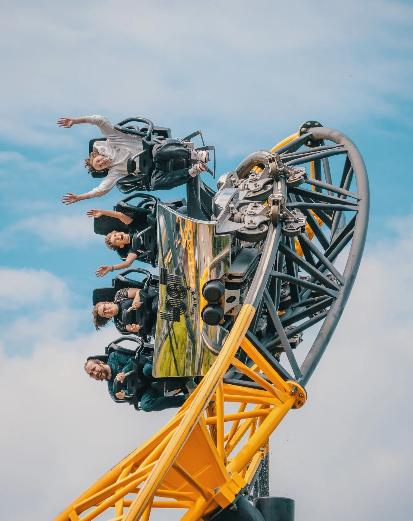Ever visited or have a theme park in Europe on your bucket list? 
.
📸: @park_paradise 
.
#rollercoaster #coasters #themepark #Netherlands #europe