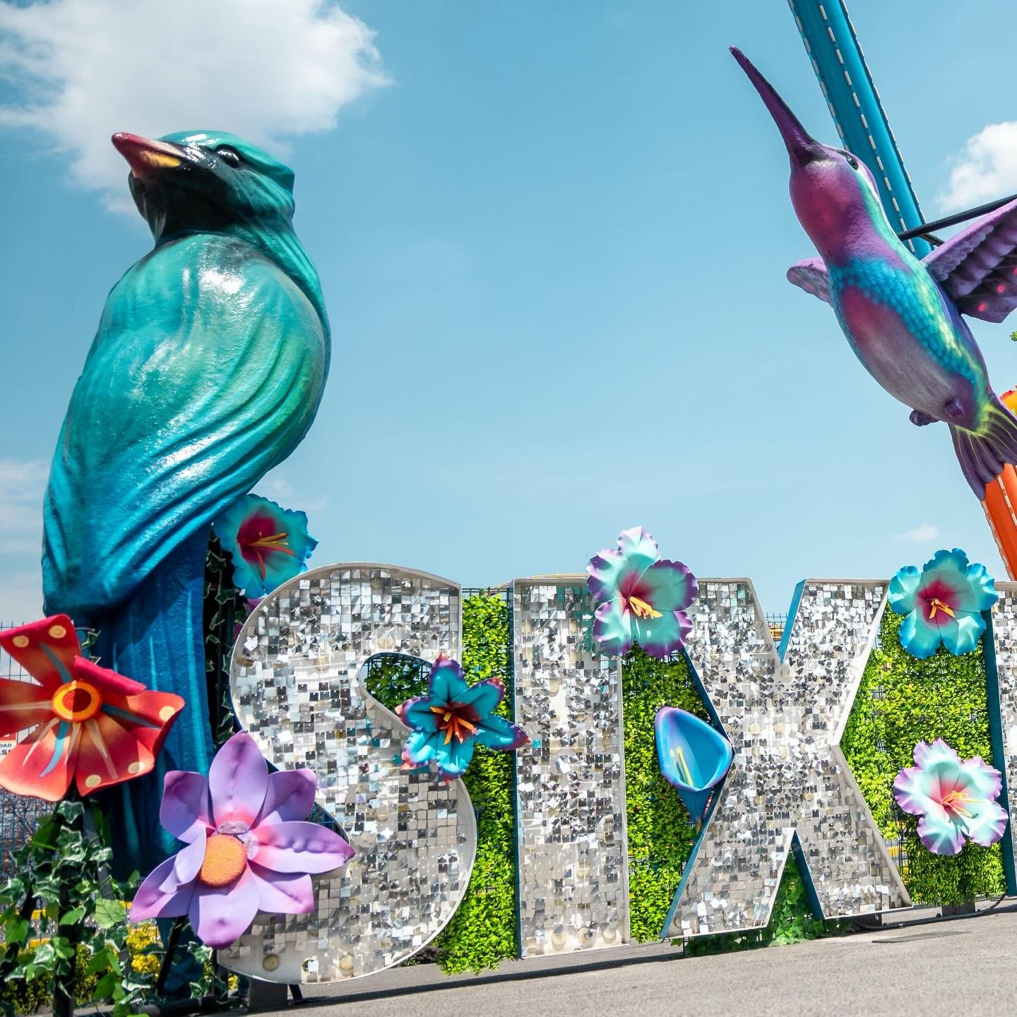 If I had to describe Six Flags M&eacute;xico in one word, it has to be Colorful, no matter where you look everything is so inviting, bright, and distinctive based on where you are in the park across its seven themed areas. If you were park president 