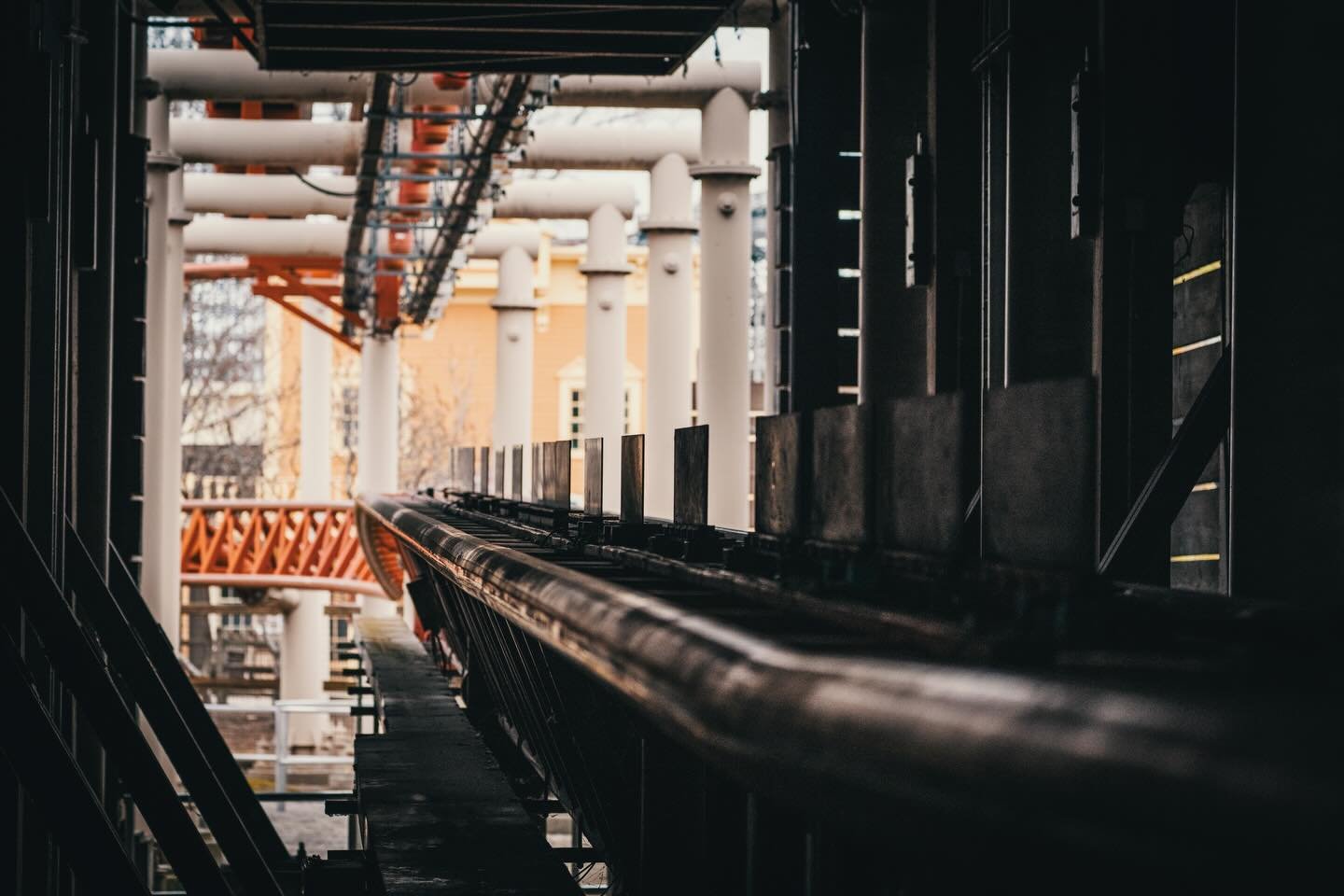 Usually you&rsquo;re blasting through this tunnel at over 70mph!! But today we&rsquo;re slowing it down a bit on this top tier Intamin coaster! 
.
📸: @park_paradise 
.
#rollercoaster #coasters #themepark #cedarpoint #sixflags