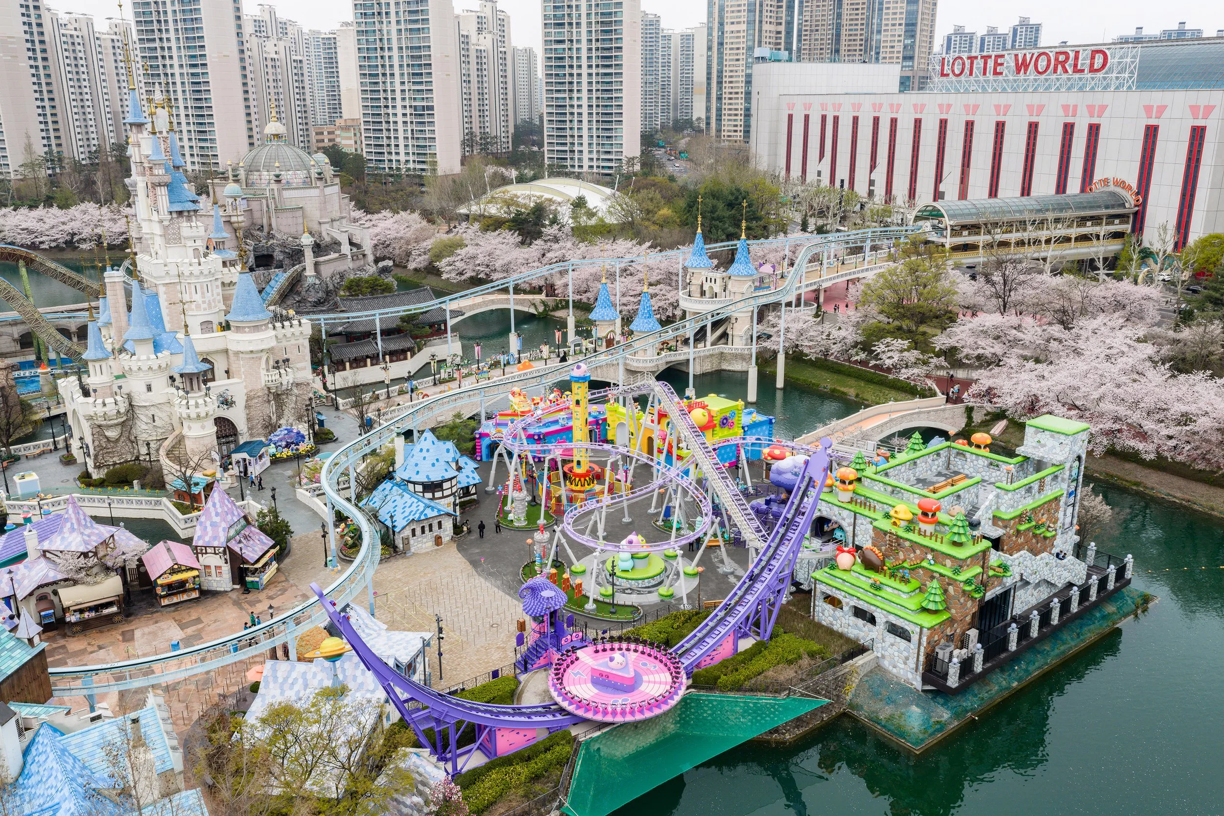 Lotte World Seoul Korea (2).jpg
