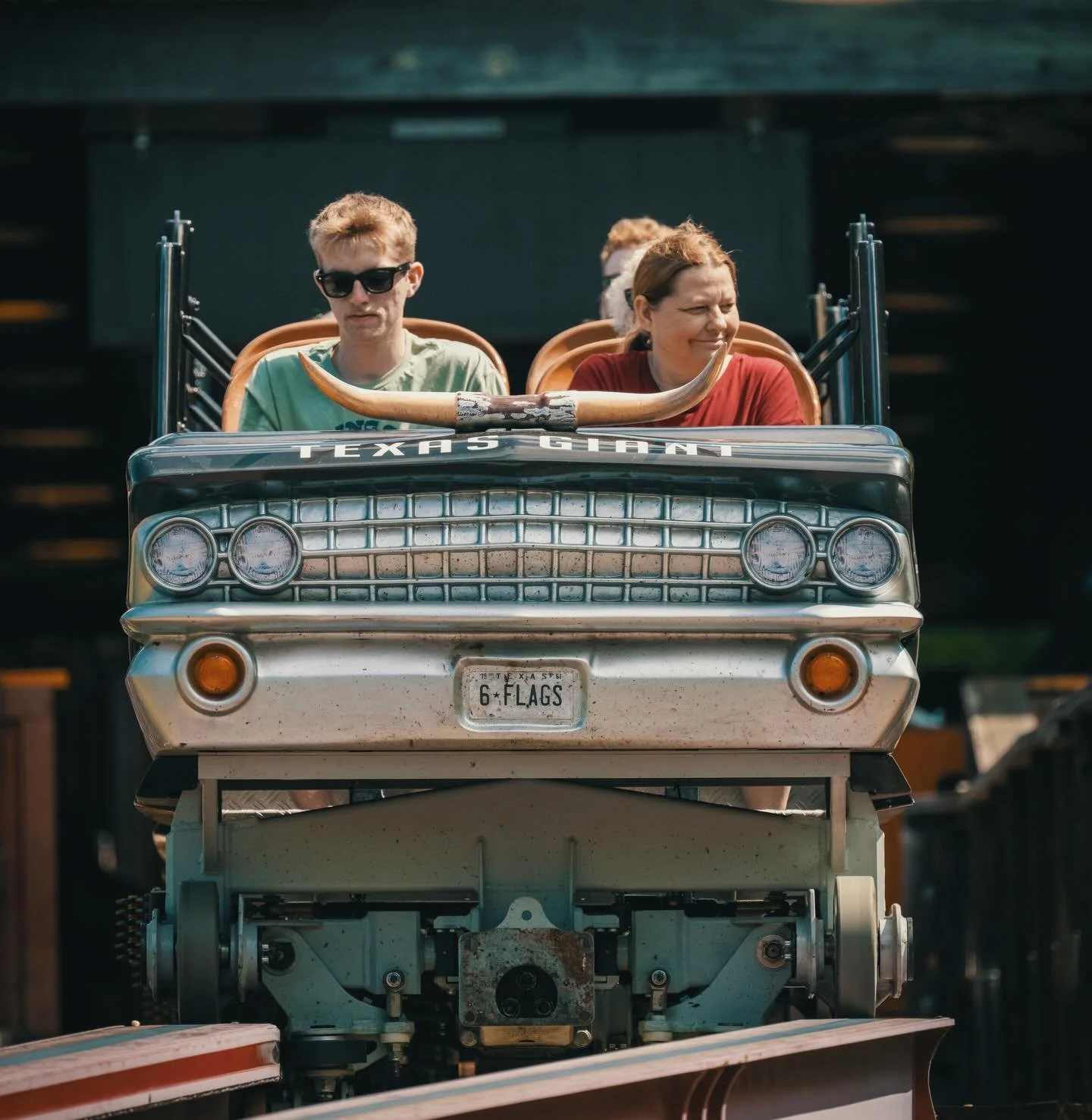Grab this one by the horns, New Texas Giant redefined what it means for a coaster to be WILD! 
.
.
#rollercoaster #coasters #themepark #sixflagsovertexas #sixflags