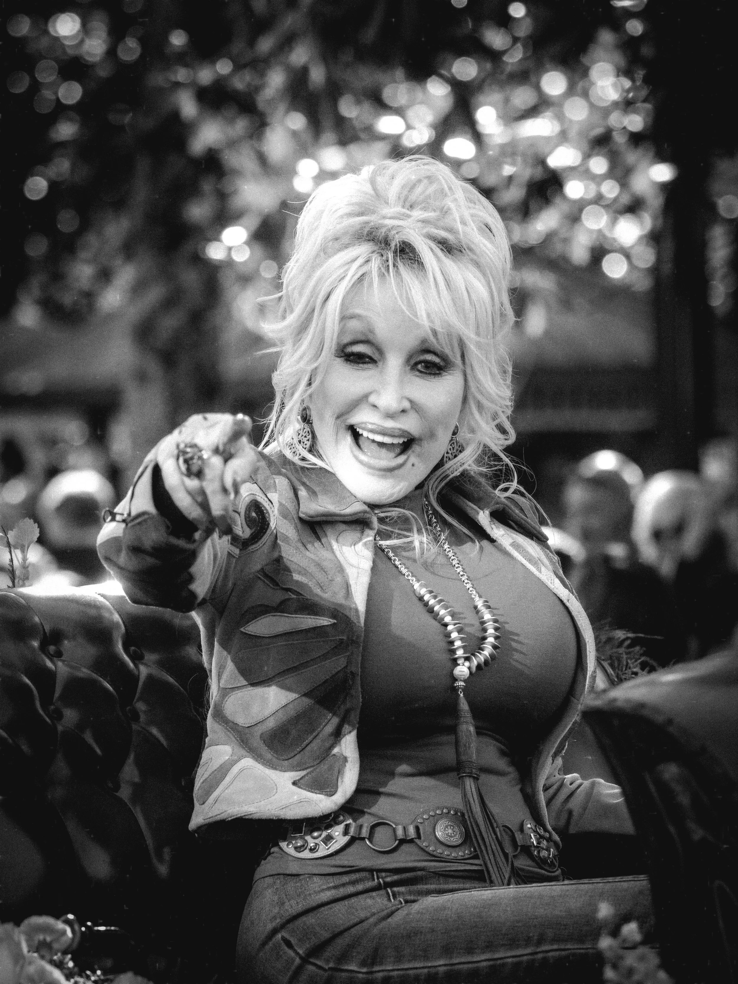 Today we lost our Dreamer-in-Chief, grateful for the few shared experiences over the years seeing someone give so much in the name of spreading love and making happy memories. 🦋 just a few memories here from our visits to Dollywood. 
.
📍: @dollywoo