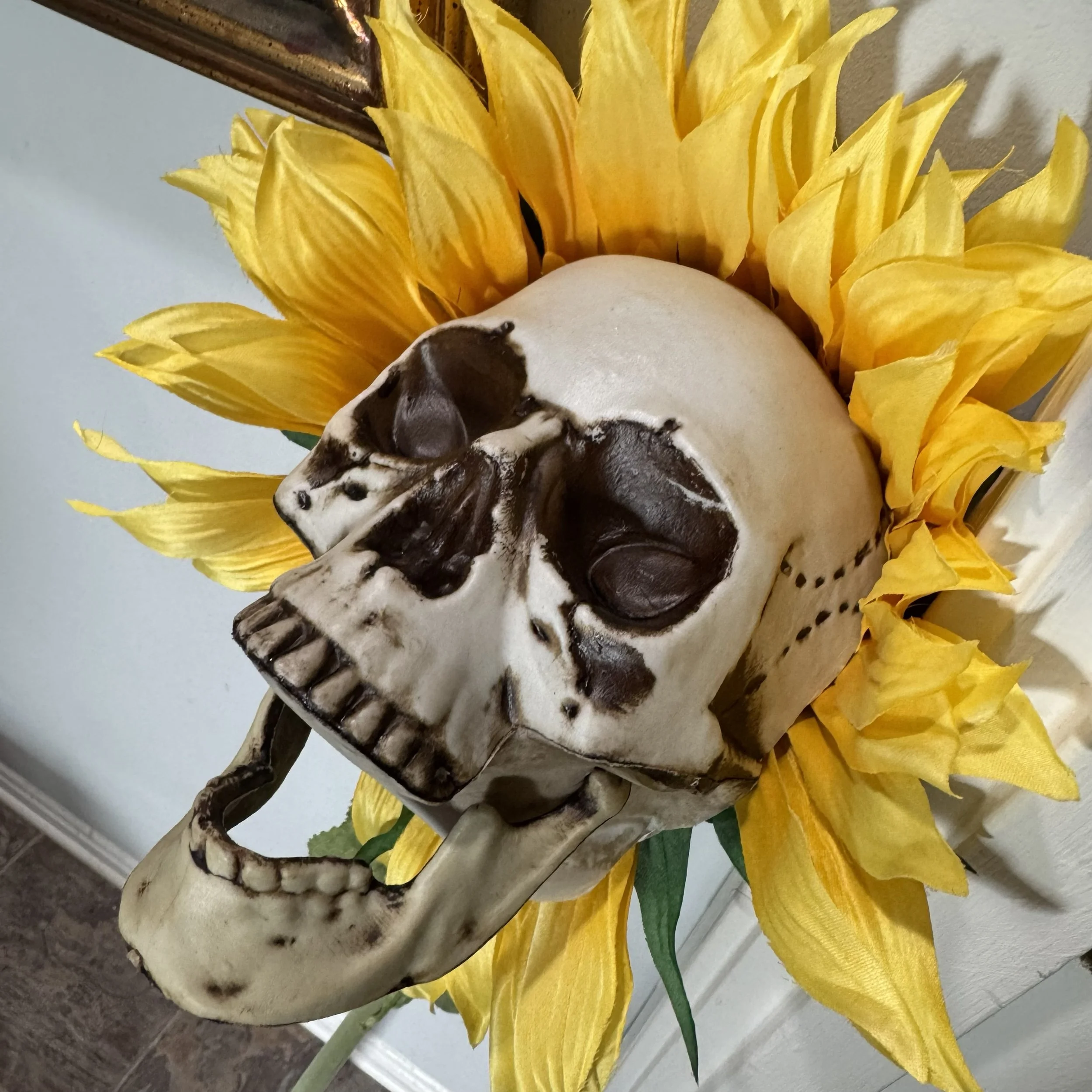 Skullflower Single Large .jpg
