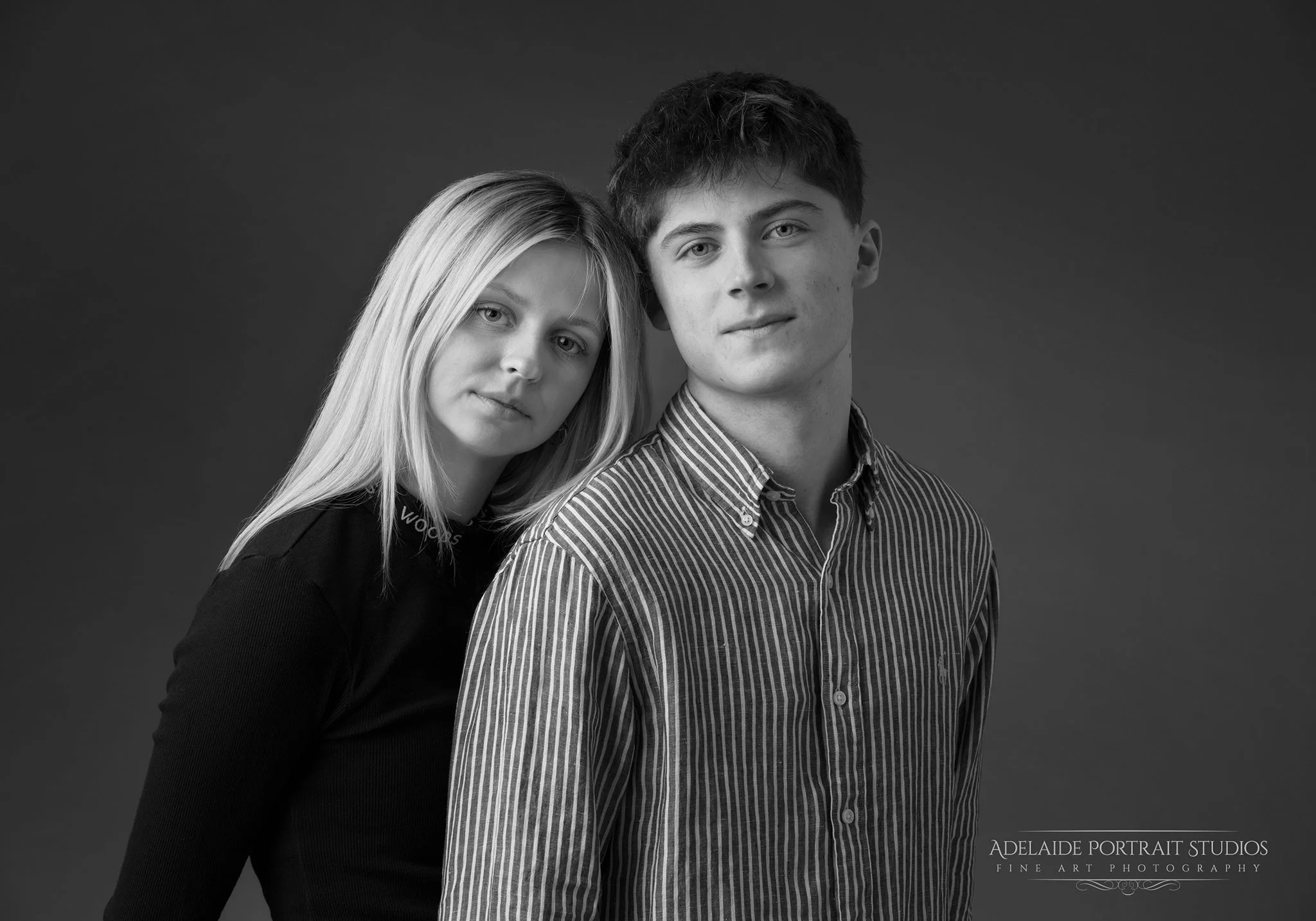 FB 2401101P-047-7_0x10_0-03-A-Q01 BW +Logo 2048px.jpg